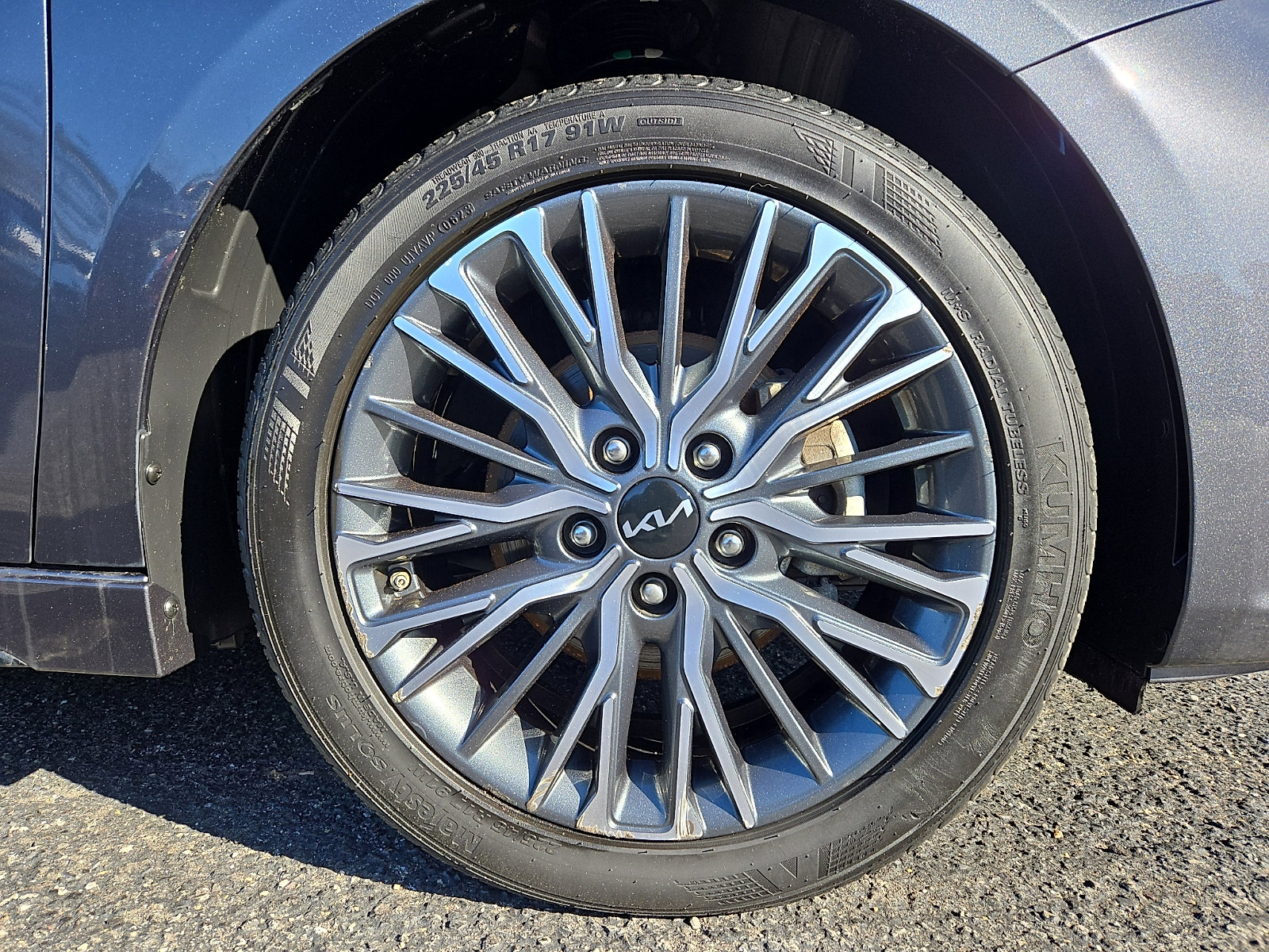 2023 Kia Forte GT-Line photo 3