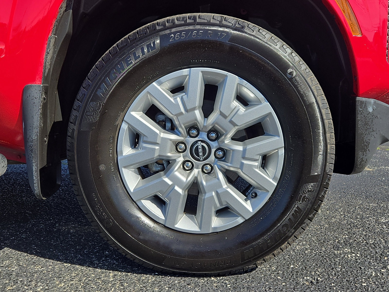 2024 Nissan Frontier SV photo 3