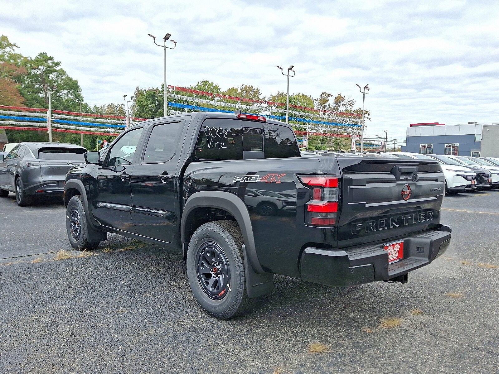 2026 Nissan Frontier PRO-4X photo 3