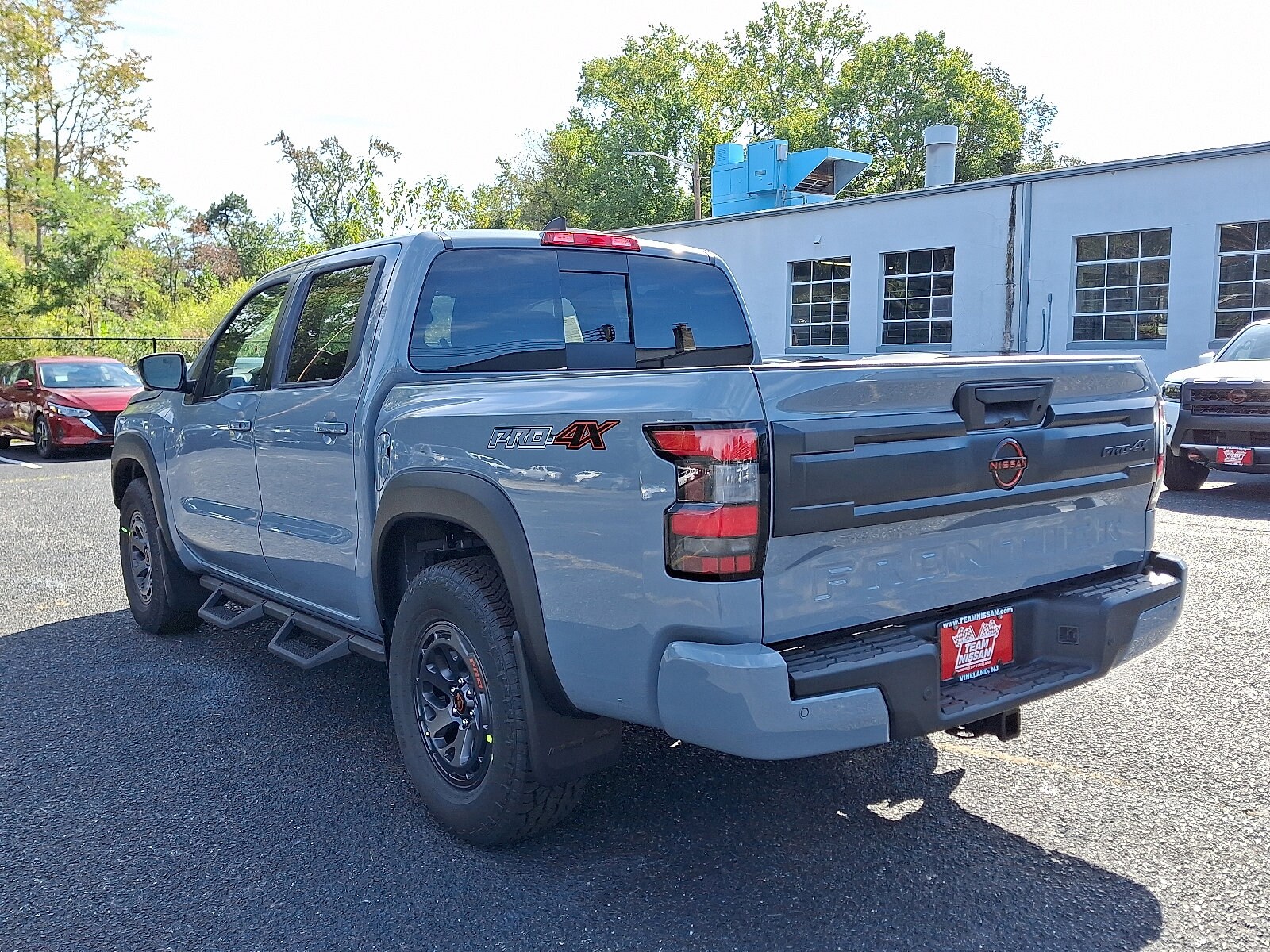 2026 Nissan Frontier PRO-4X photo 2