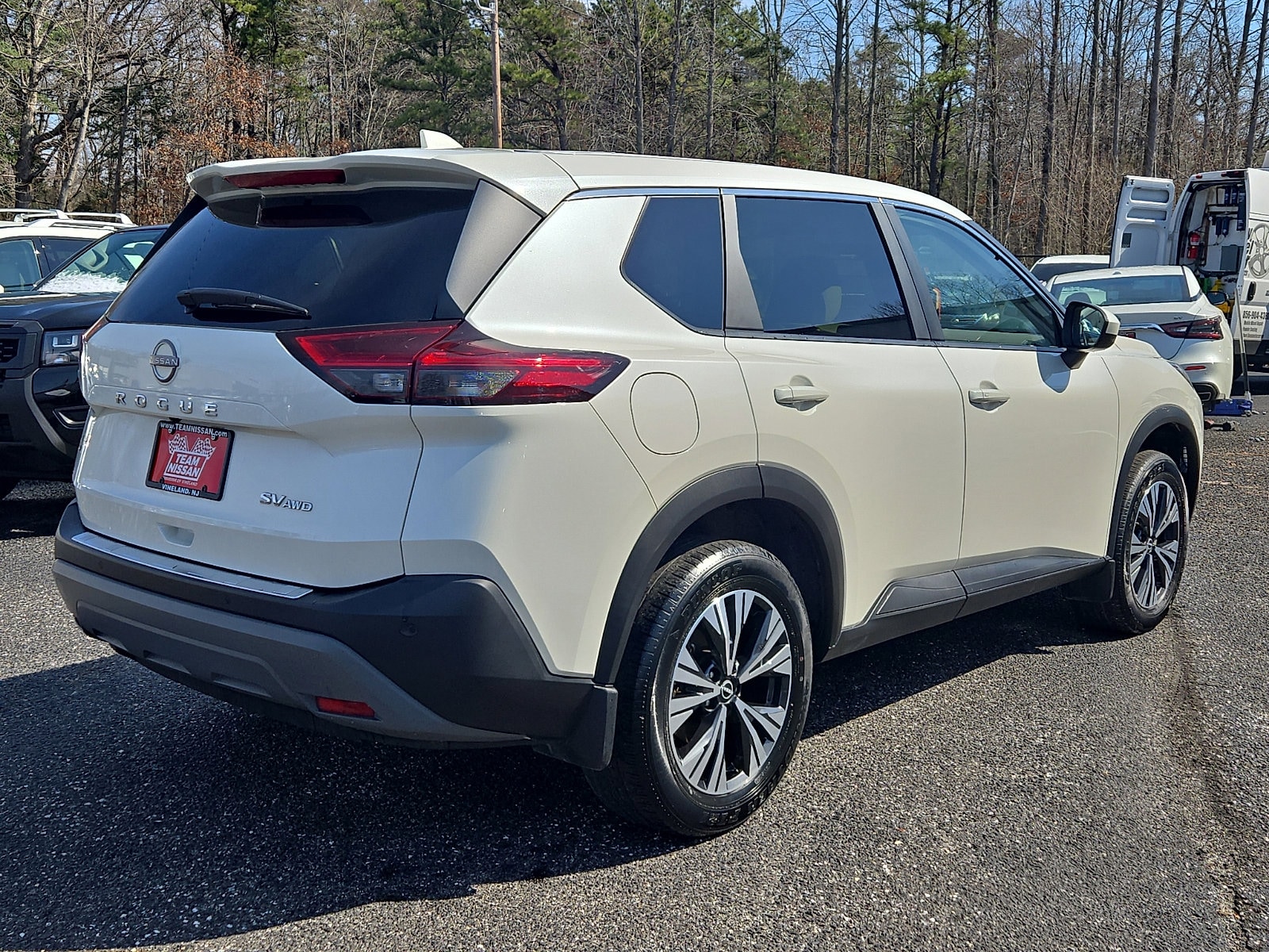 2023 Nissan Rogue SV photo 5