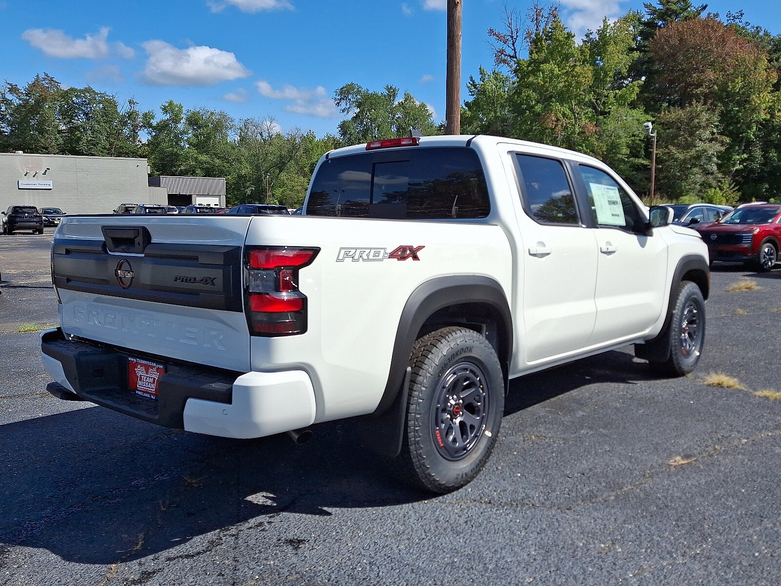 2025 Nissan Frontier PRO-4X photo 4