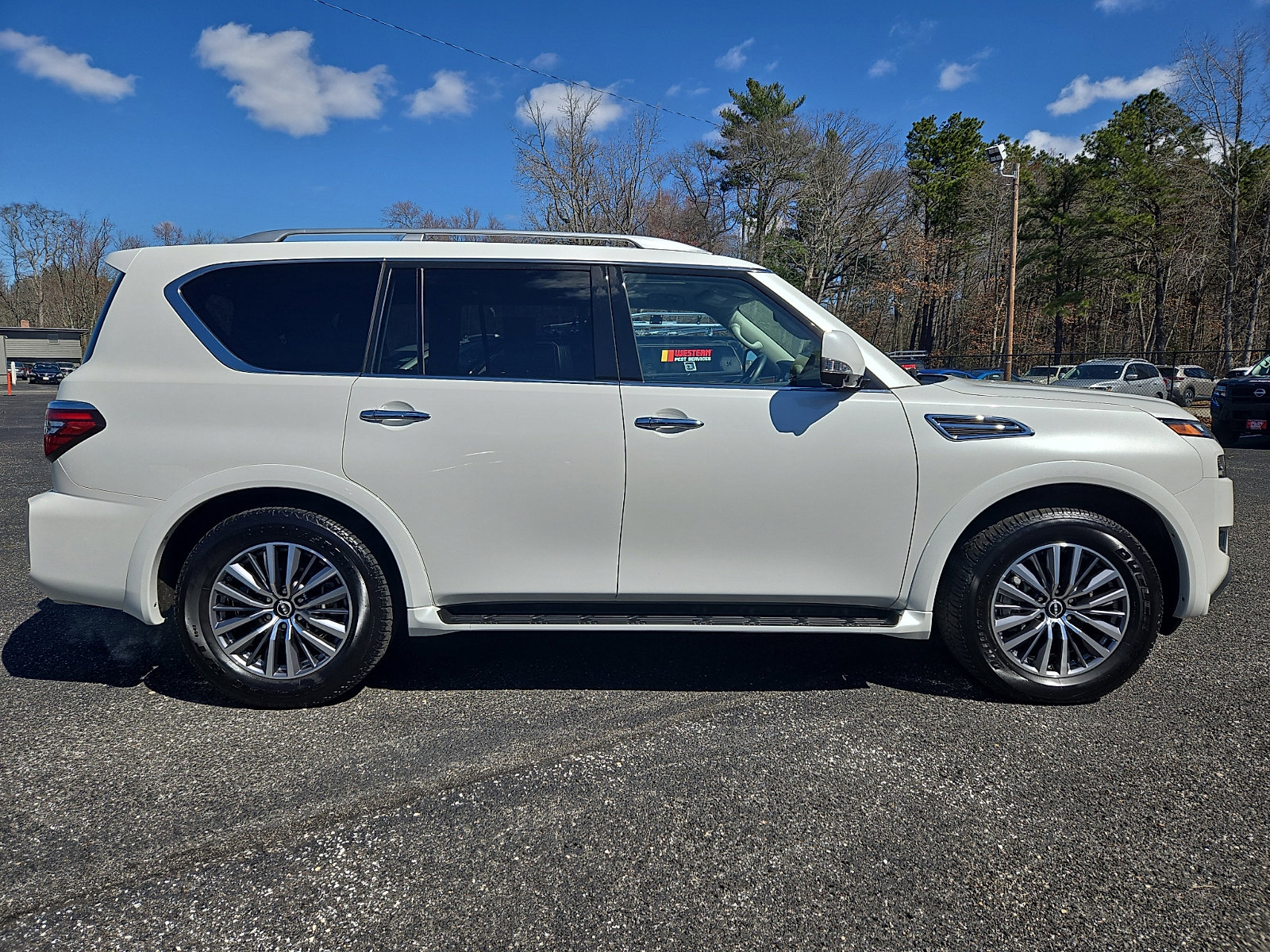 2024 Nissan Armada SL photo 6