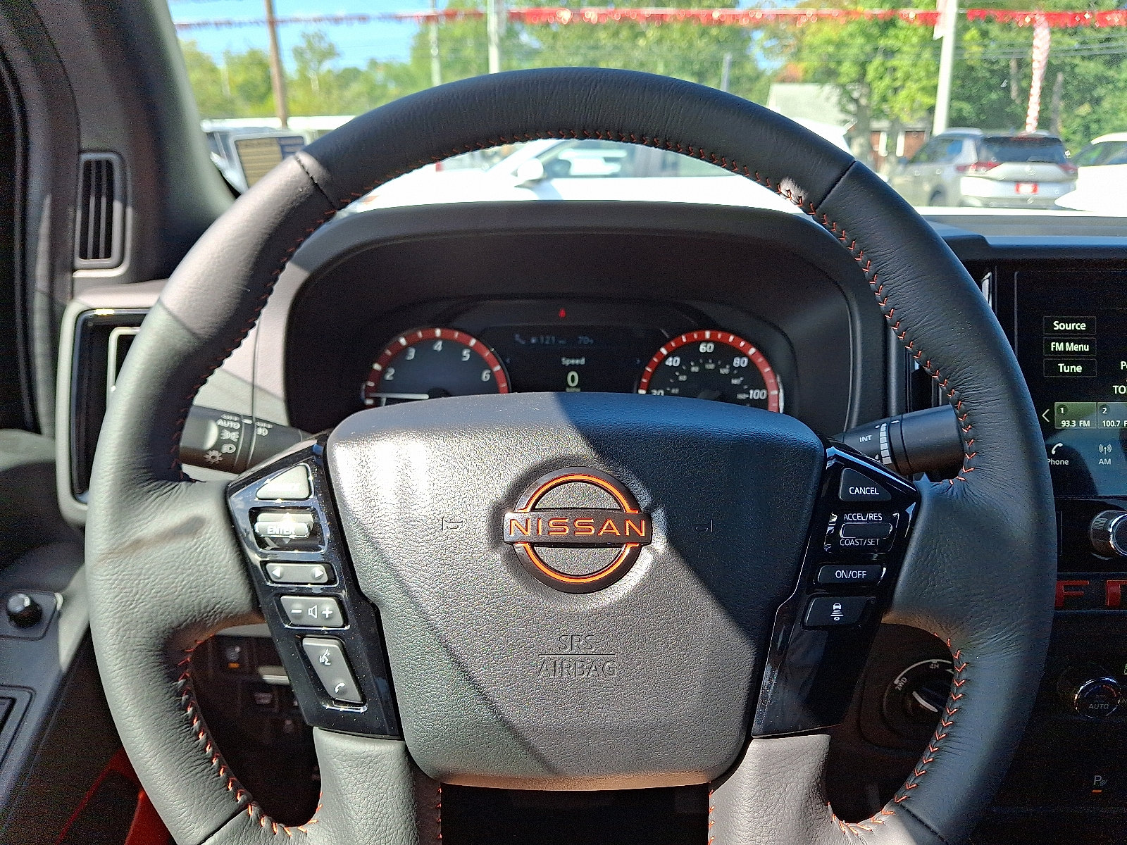 2025 Nissan Frontier PRO-4X - Photo 9