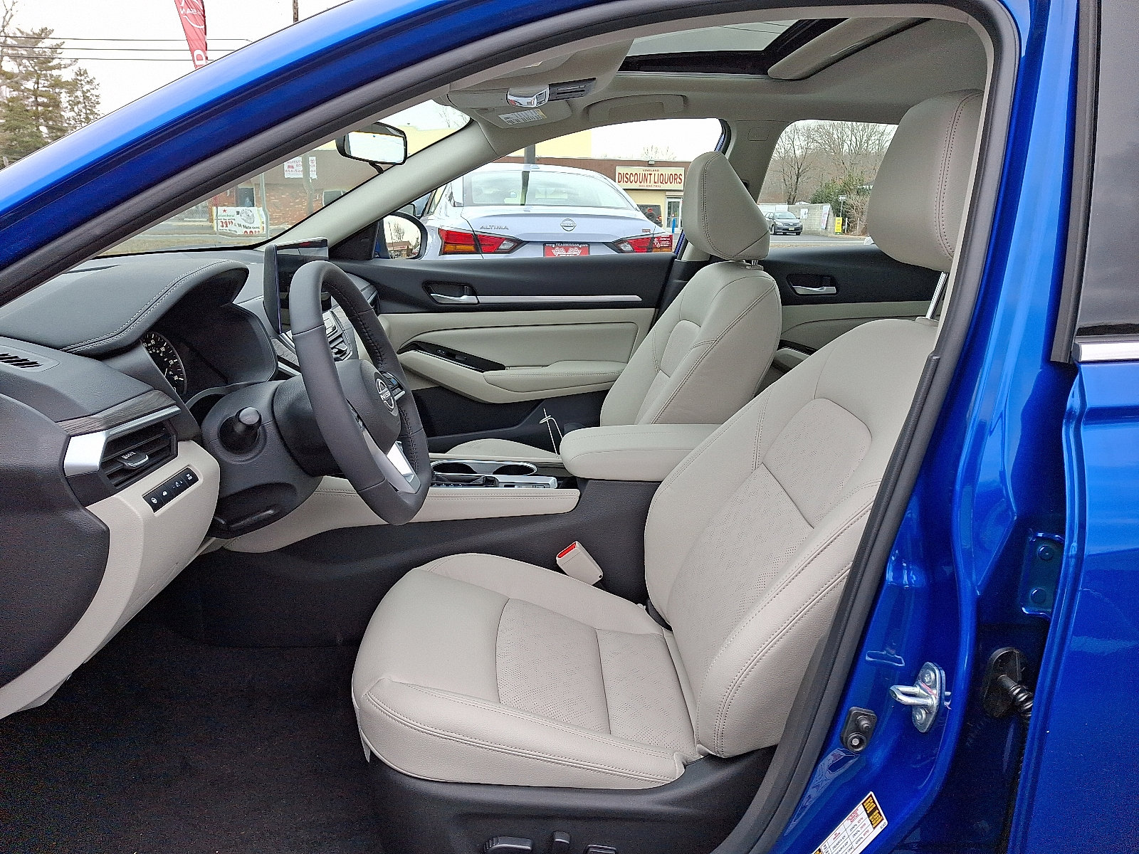 2025 Nissan Altima SL - Photo 6