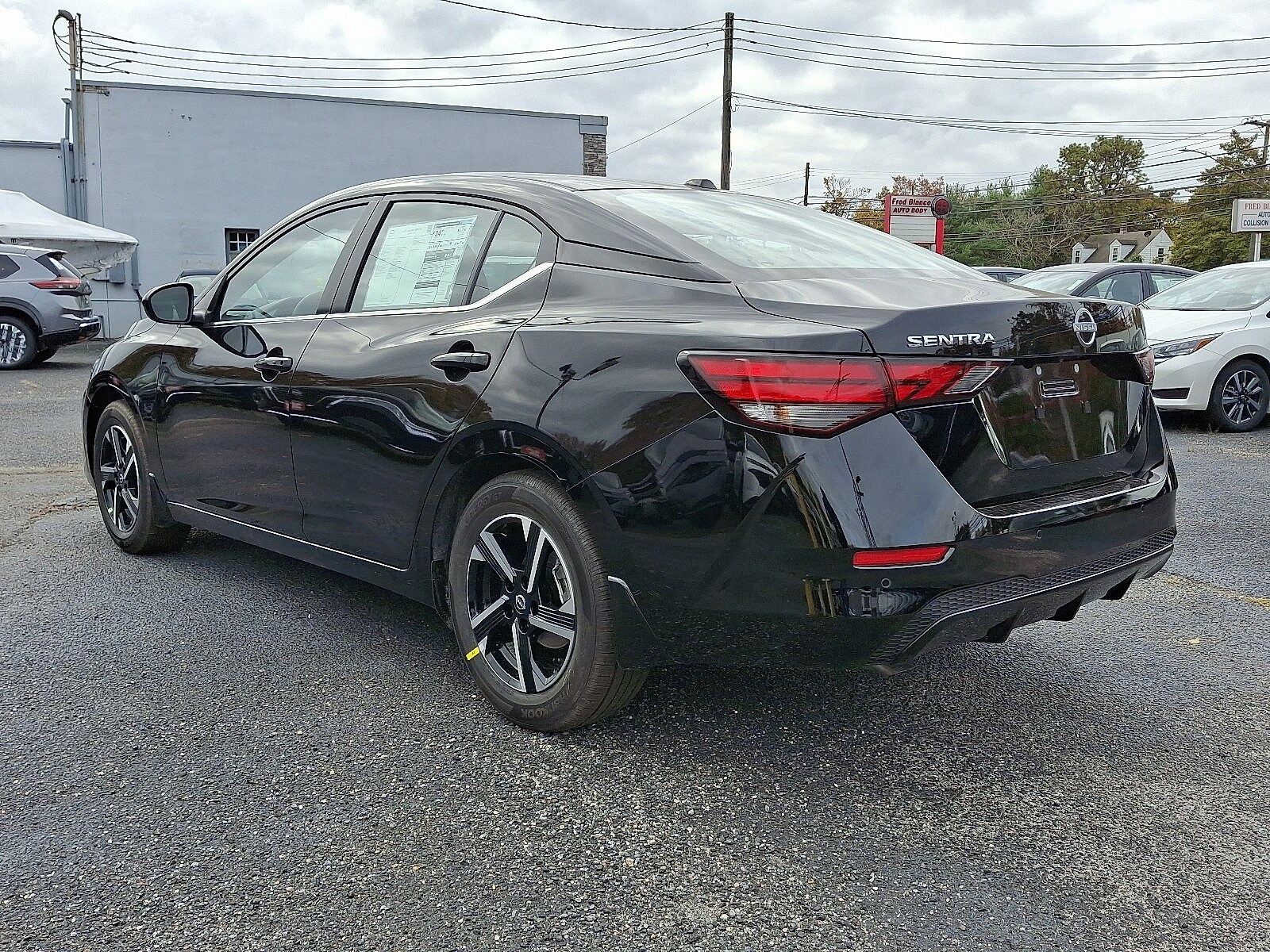 2025 Nissan Sentra SV photo 3