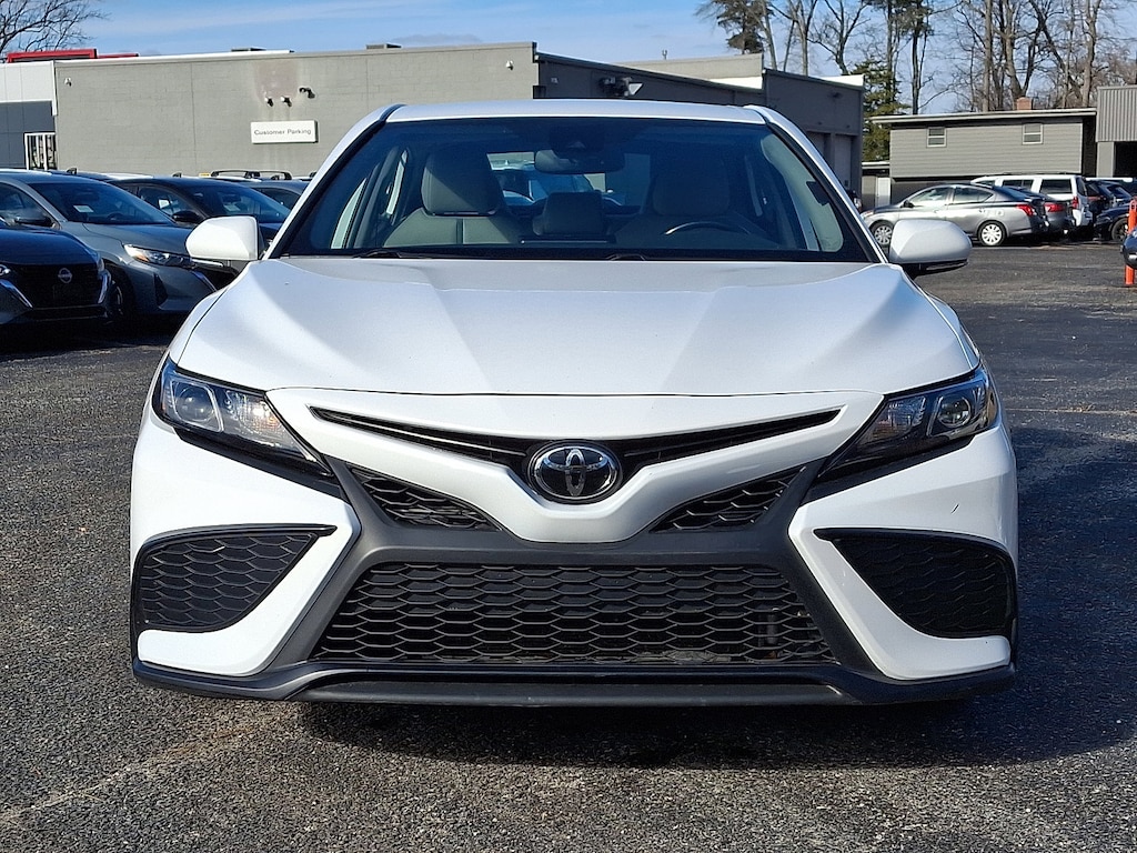 Used 2023 Toyota Camry SE SE Auto