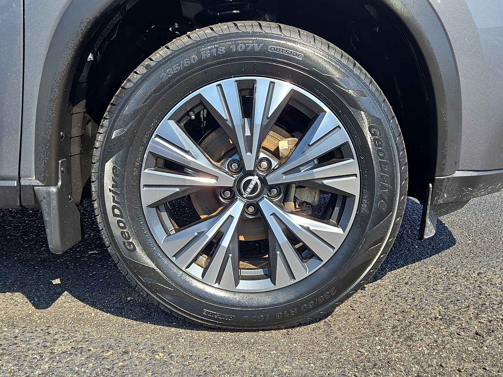 2023 Nissan Rogue SV photo 3