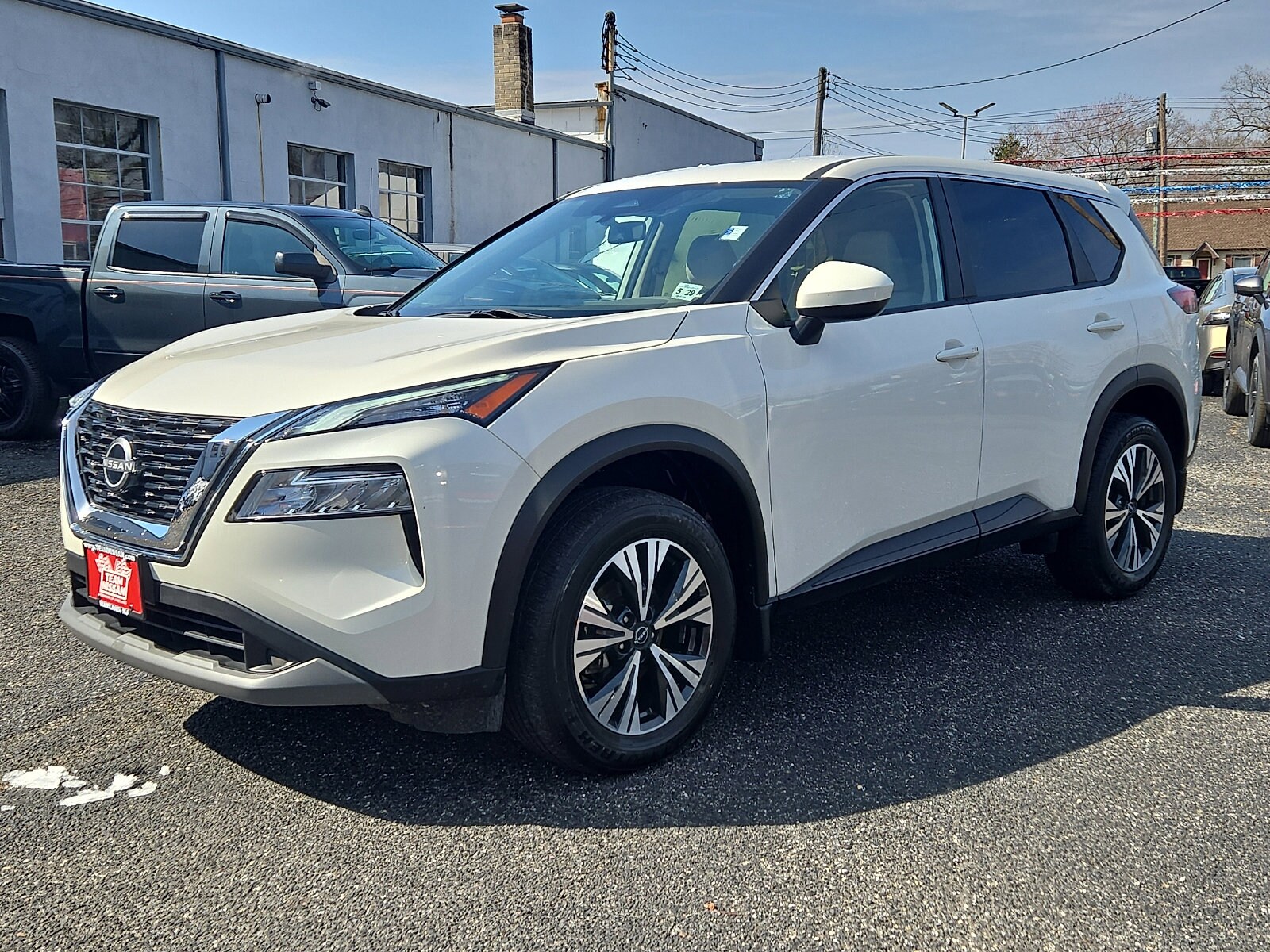 2023 Nissan Rogue SV photo 2