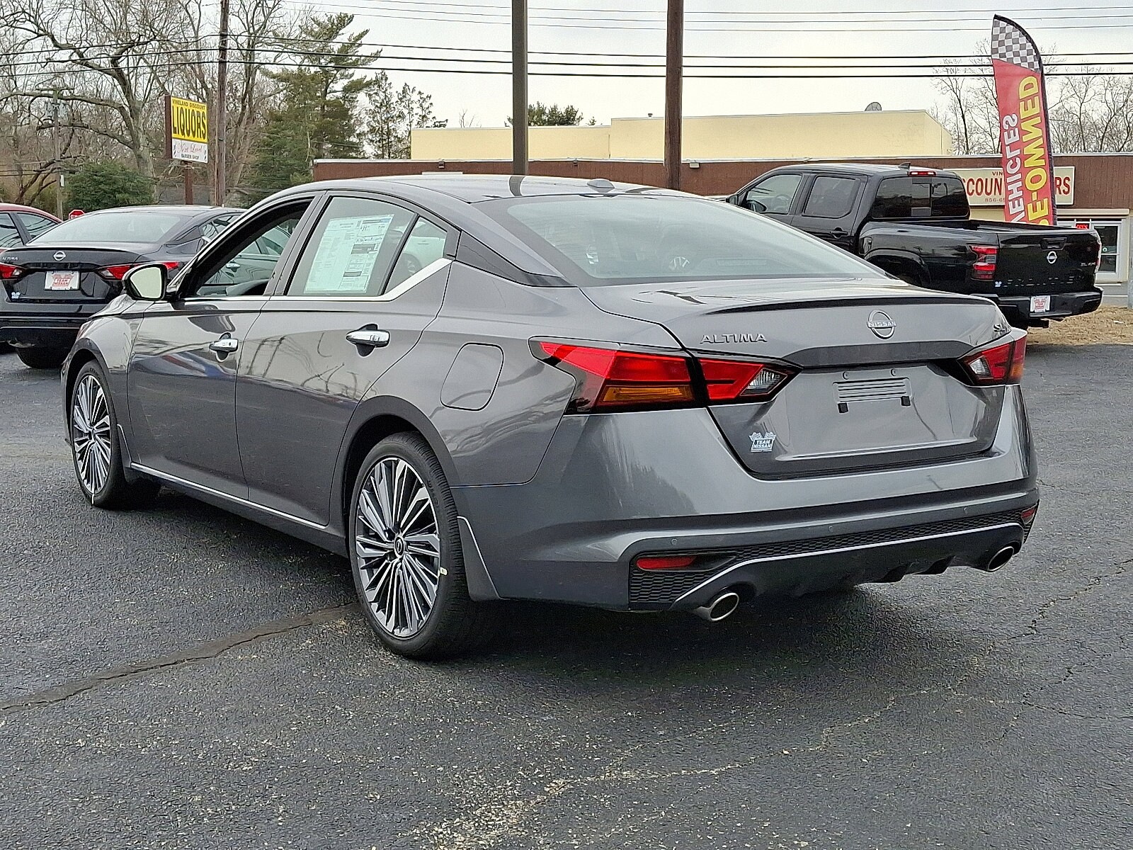 2025 Nissan Altima SL photo 2