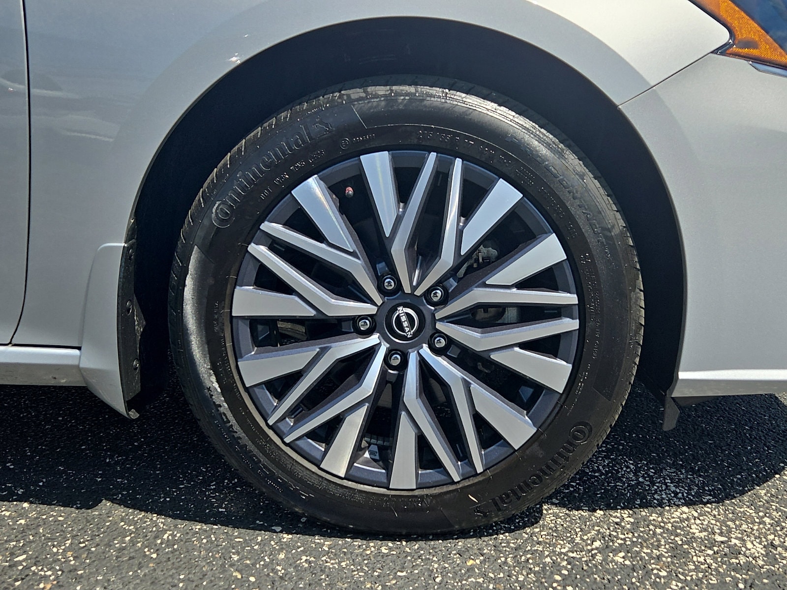 2023 Nissan Altima 2.5 SV photo 3