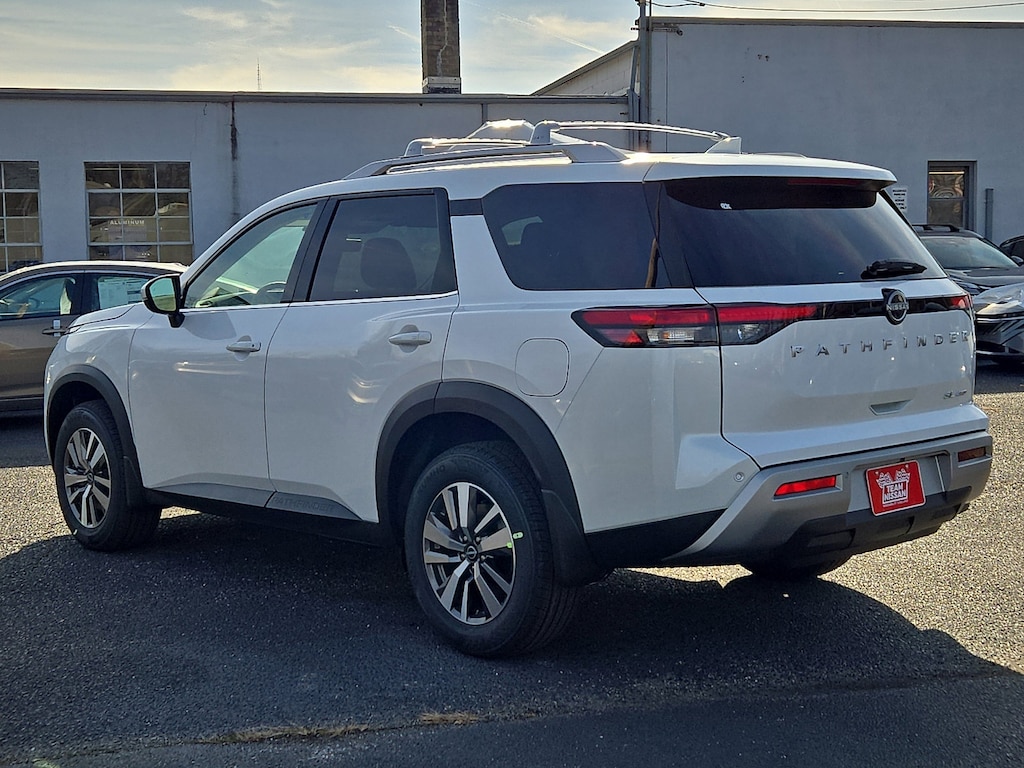 New 2025 Nissan Pathfinder SL SUV