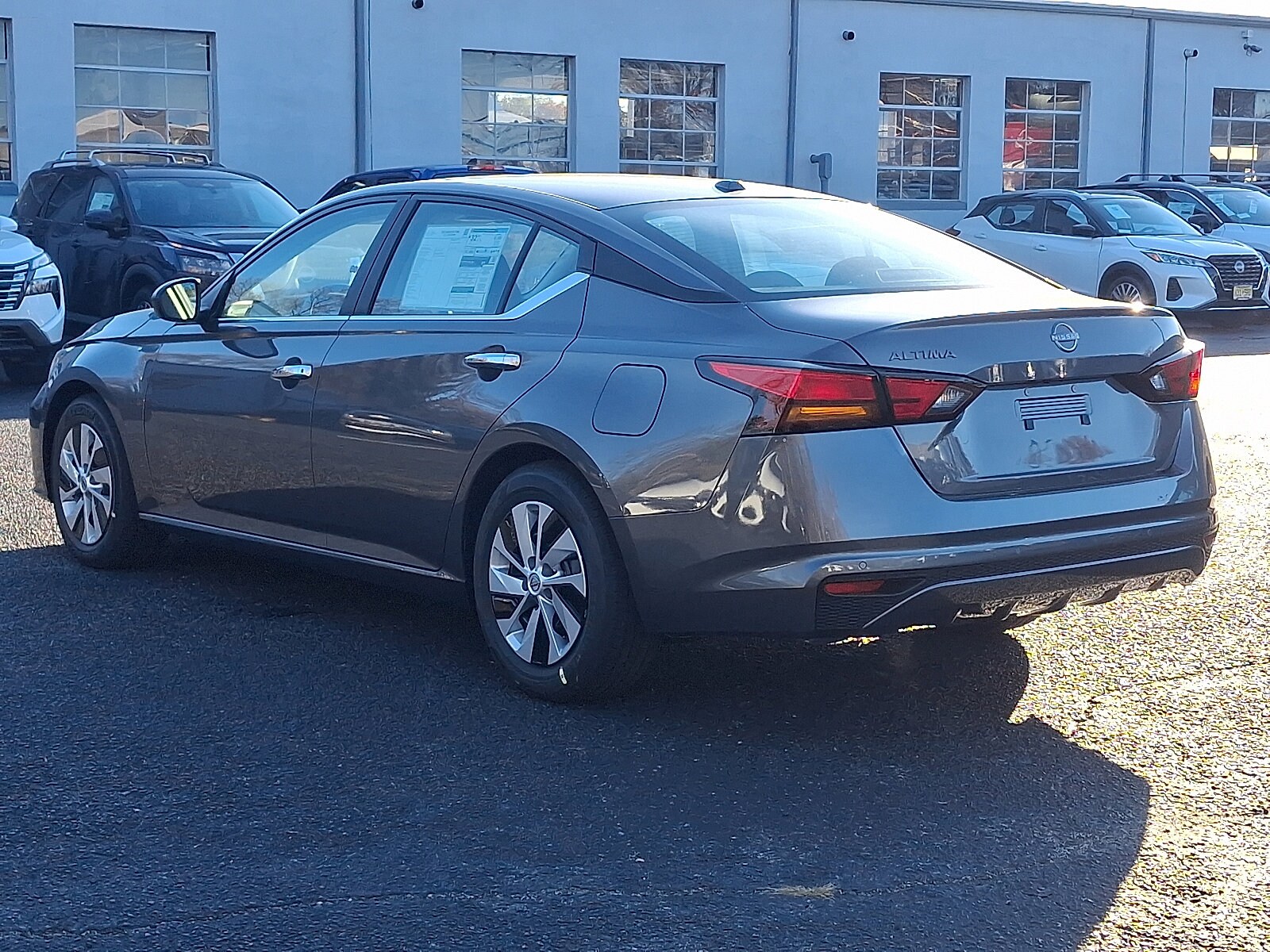 2025 Nissan Altima S photo 3