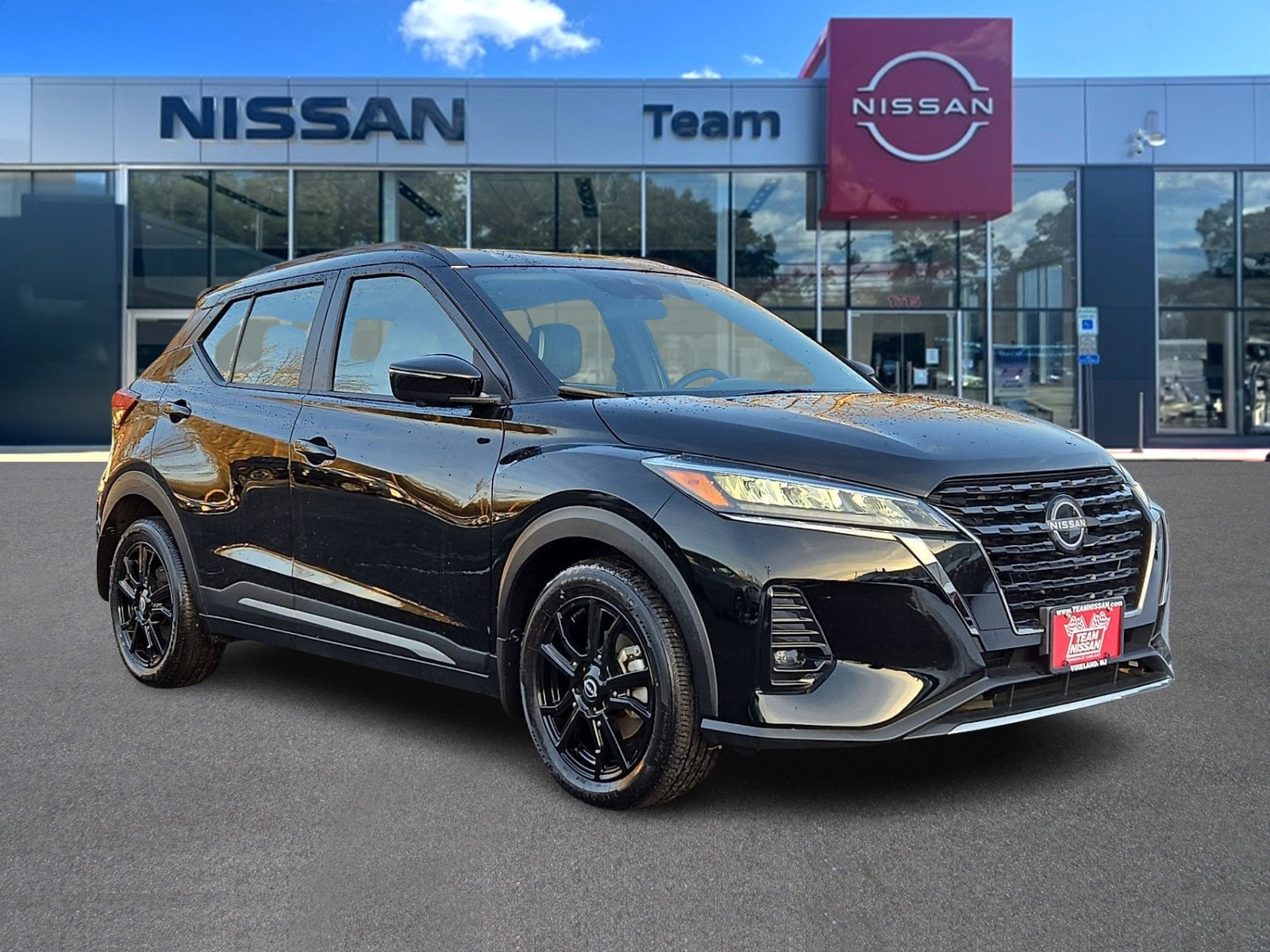 2024 Nissan Kicks SR