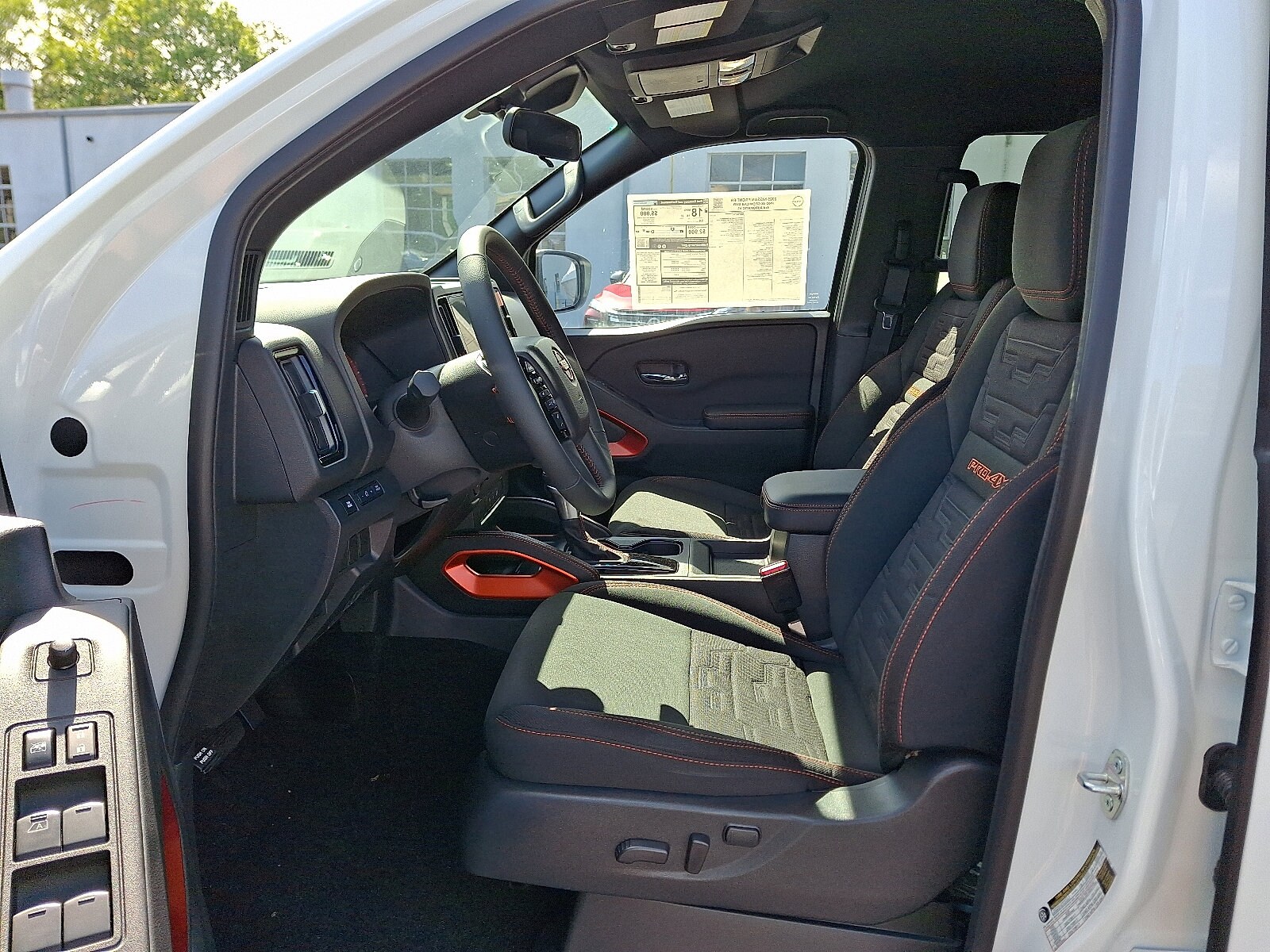 2025 Nissan Frontier PRO-4X - Photo 6