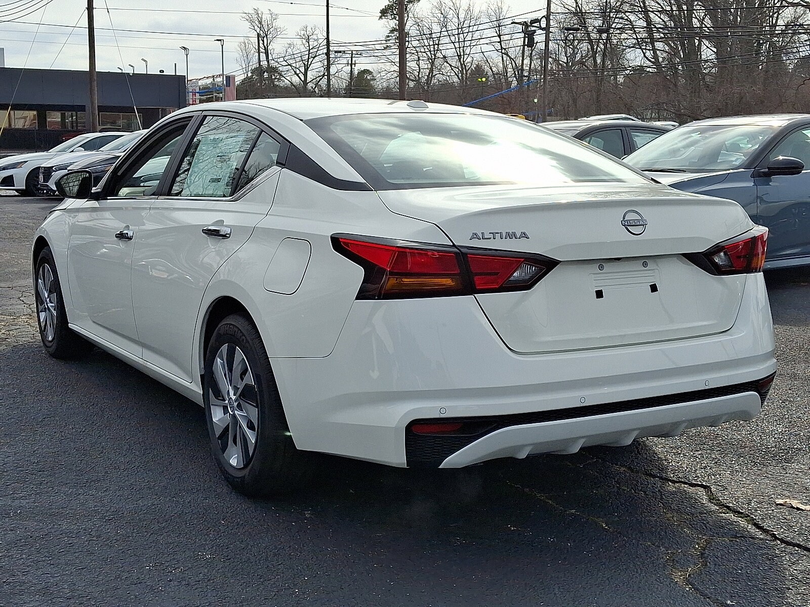 2025 Nissan Altima S photo 2