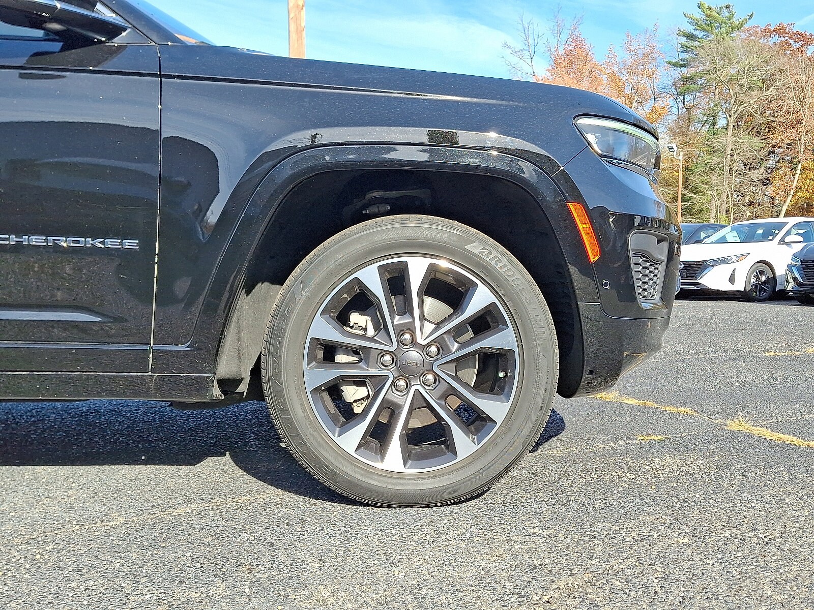 2021 Jeep Grand Cherokee L Overland photo 3