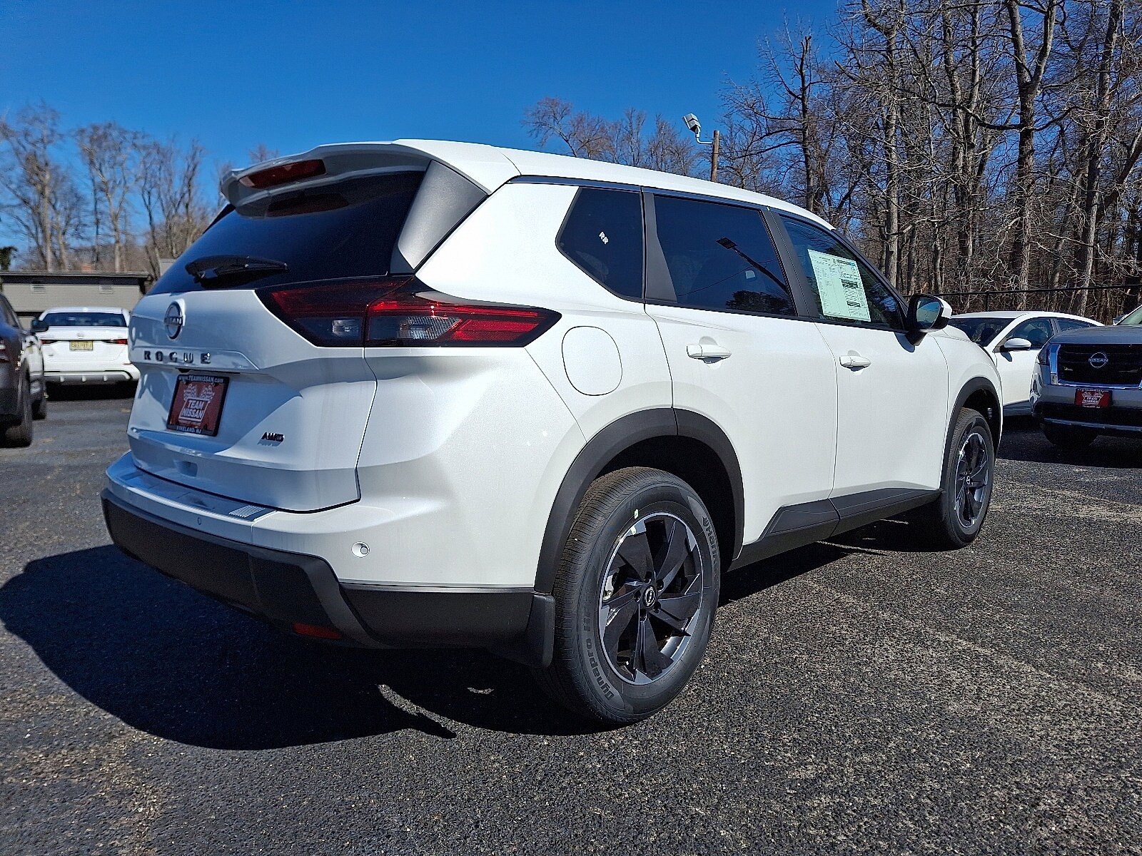 2025 Nissan Rogue SV photo 2