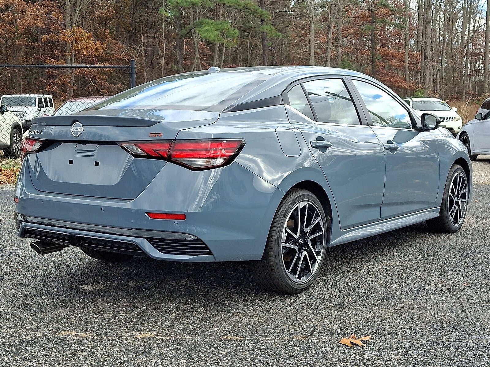 2025 Nissan Sentra SR photo 3