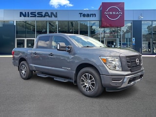 2023 Nissan Titan SV 4x4 Crew Cab SV