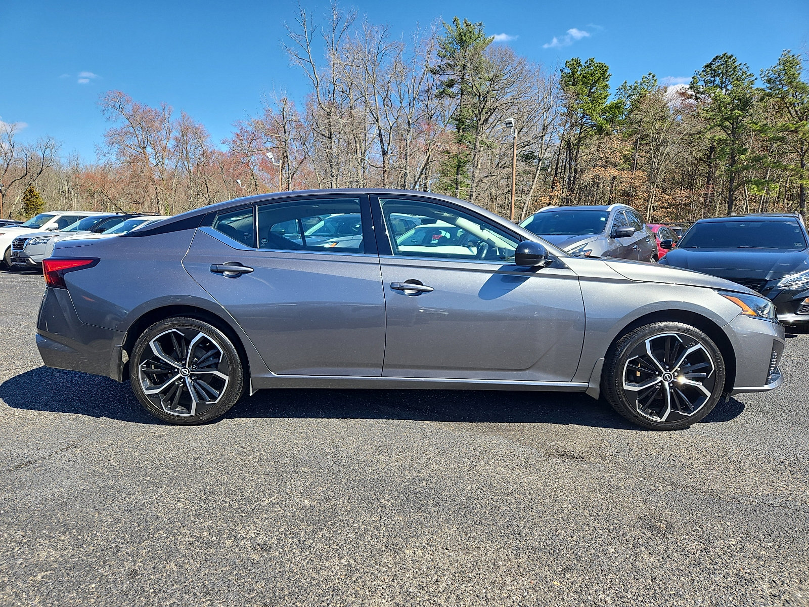 2023 Nissan Altima 2.5 SR photo 6