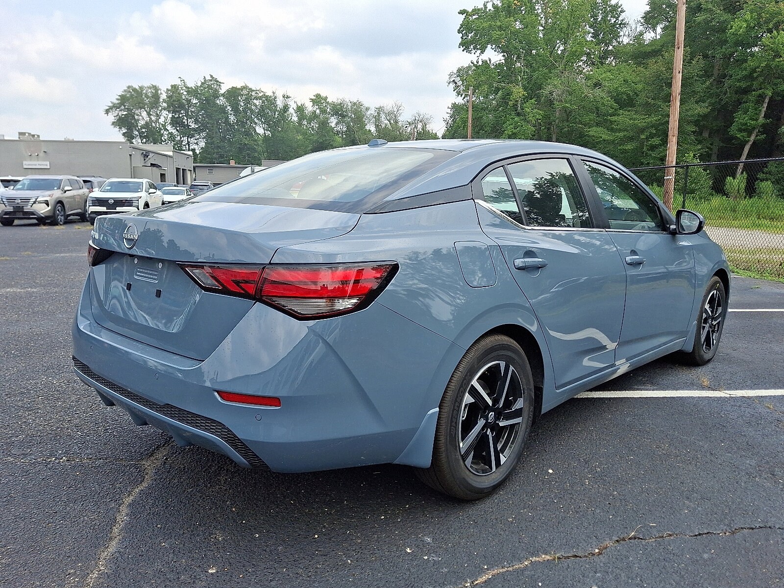 2025 Nissan Sentra SV photo 4