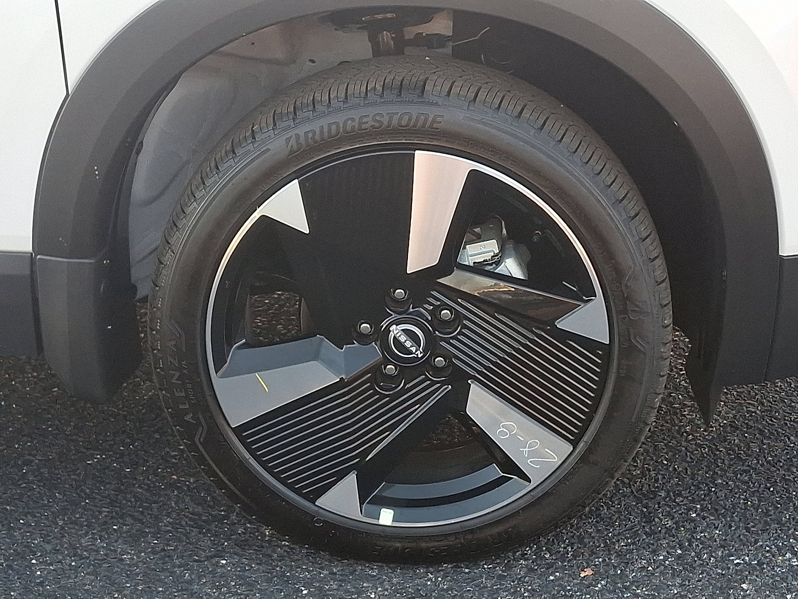 2025 Nissan Kicks SR photo 5