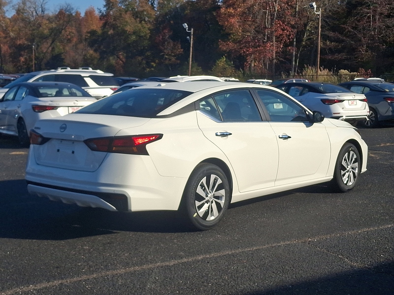 2025 Nissan Altima S photo 4