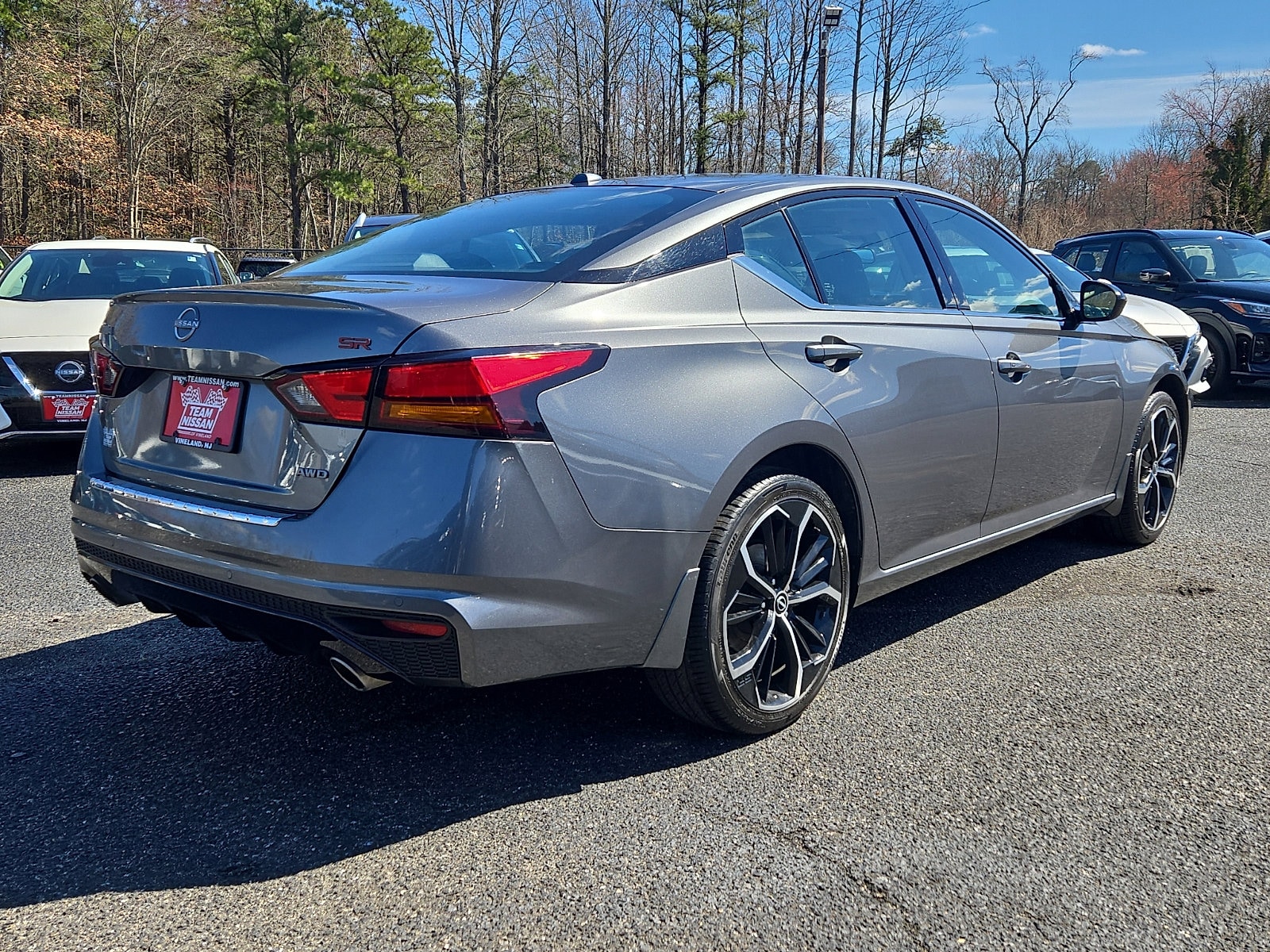 2023 Nissan Altima 2.5 SR photo 5