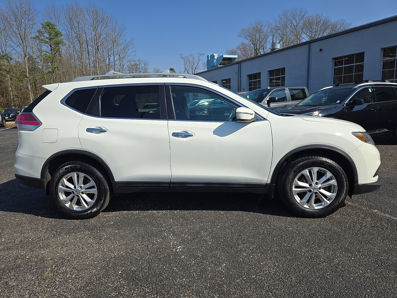 2015 Nissan Rogue SV photo 6