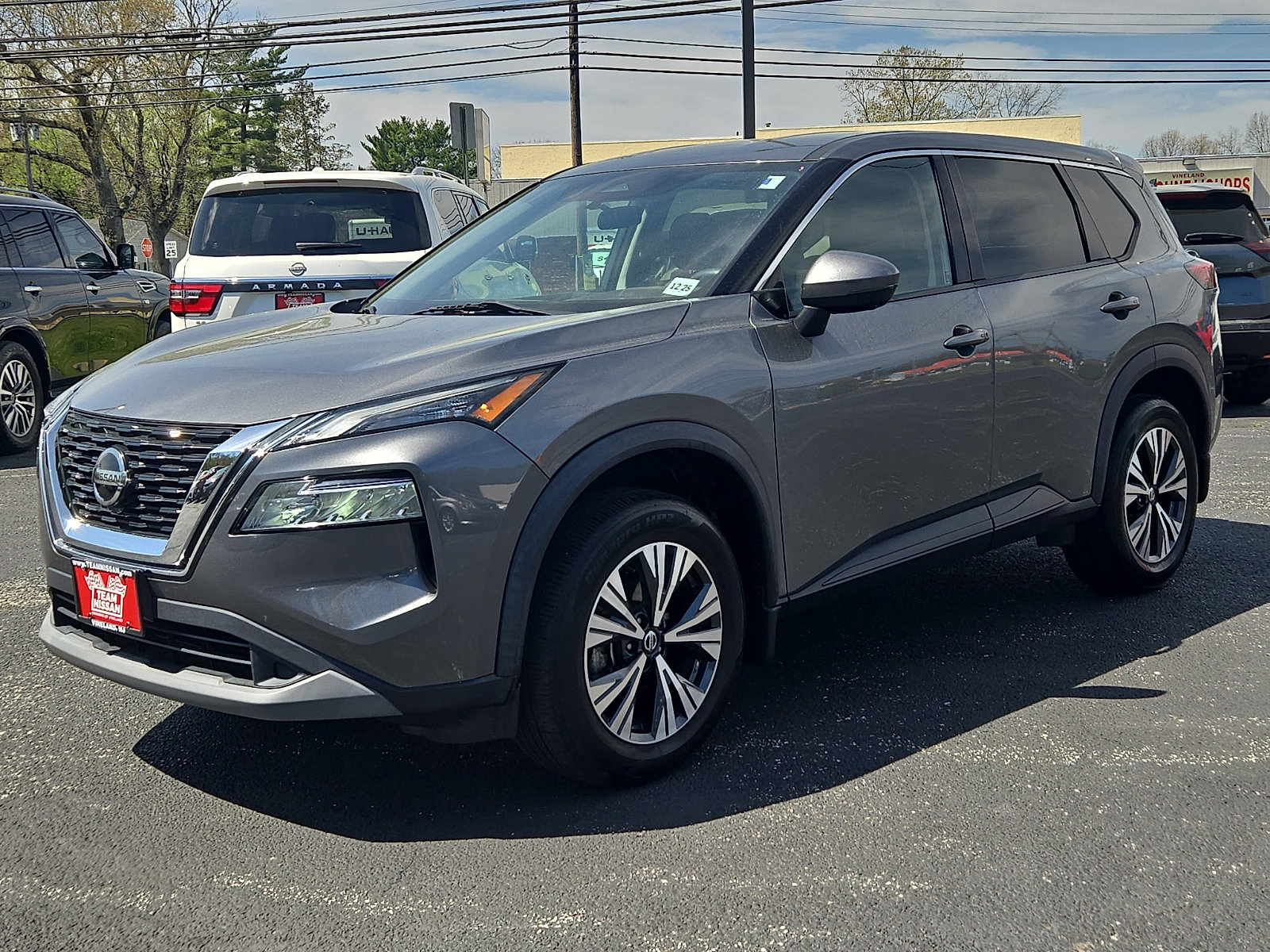 2021 Nissan Rogue SV photo 2