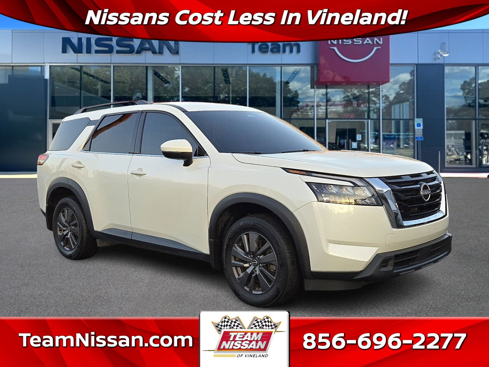 2024 Nissan Pathfinder SV's photo