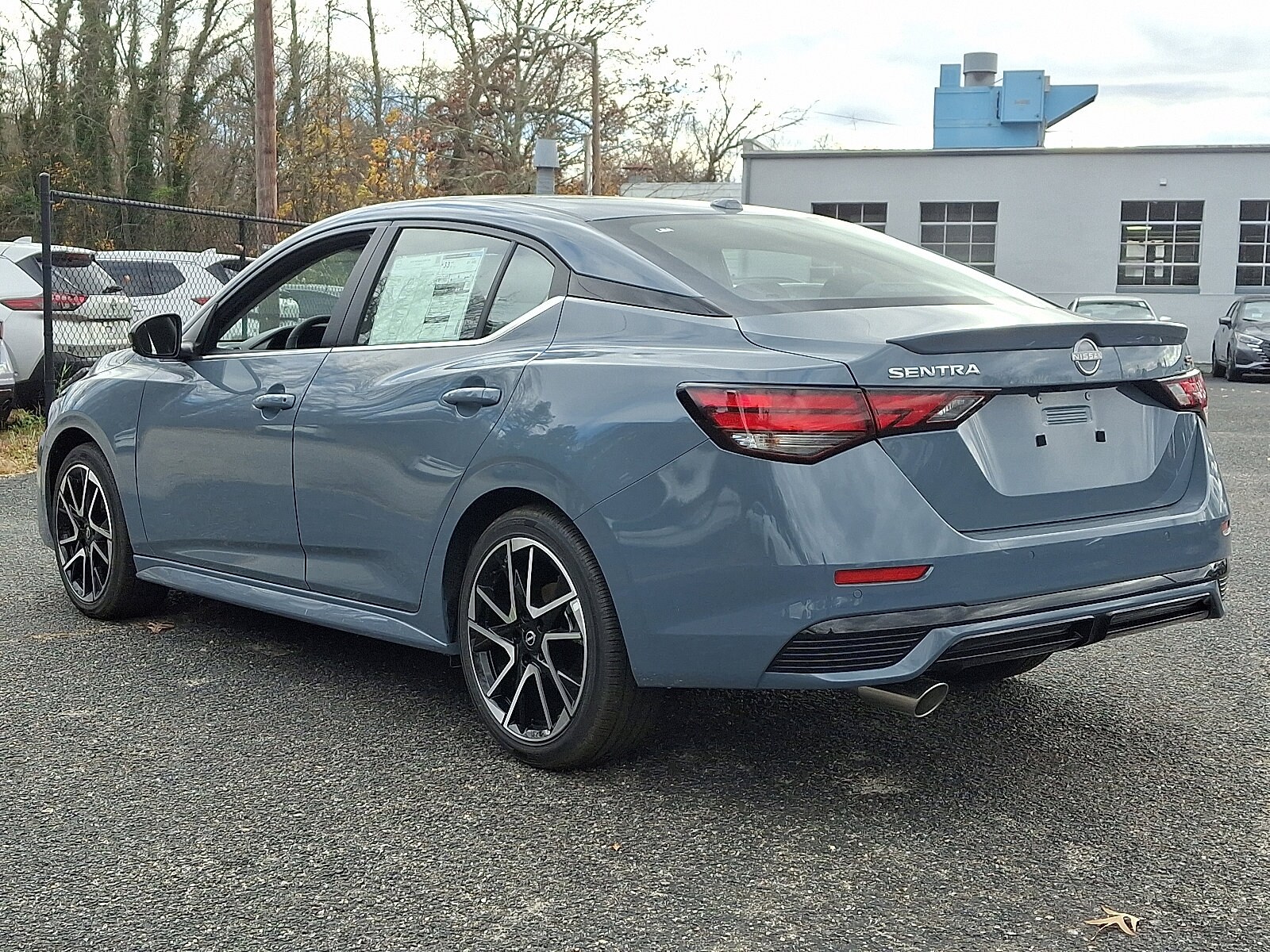 2025 Nissan Sentra SR photo 2