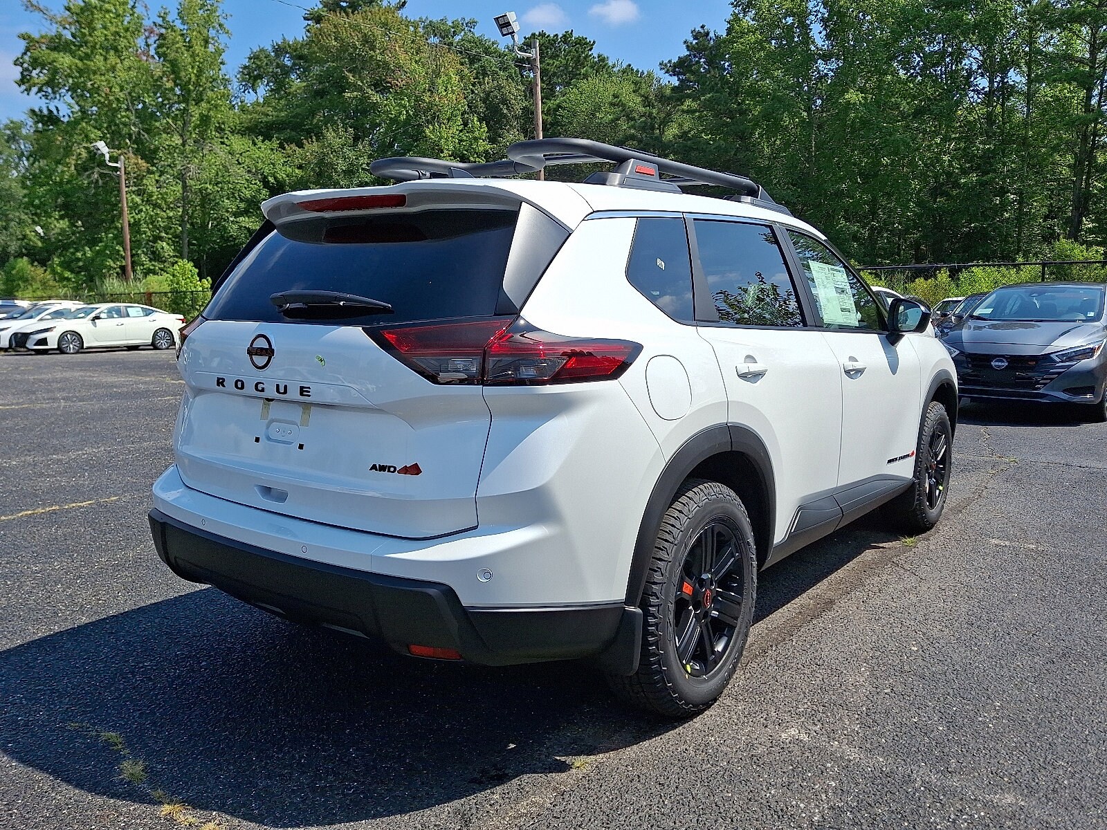 2026 Nissan Rogue SV photo 2