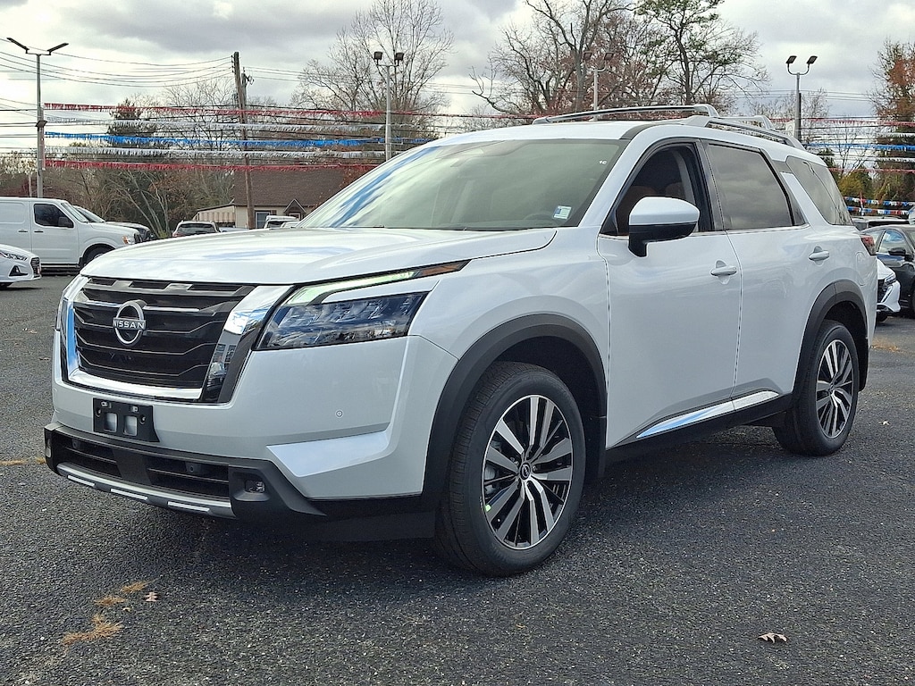 New 2025 Nissan Pathfinder Platinum SUV