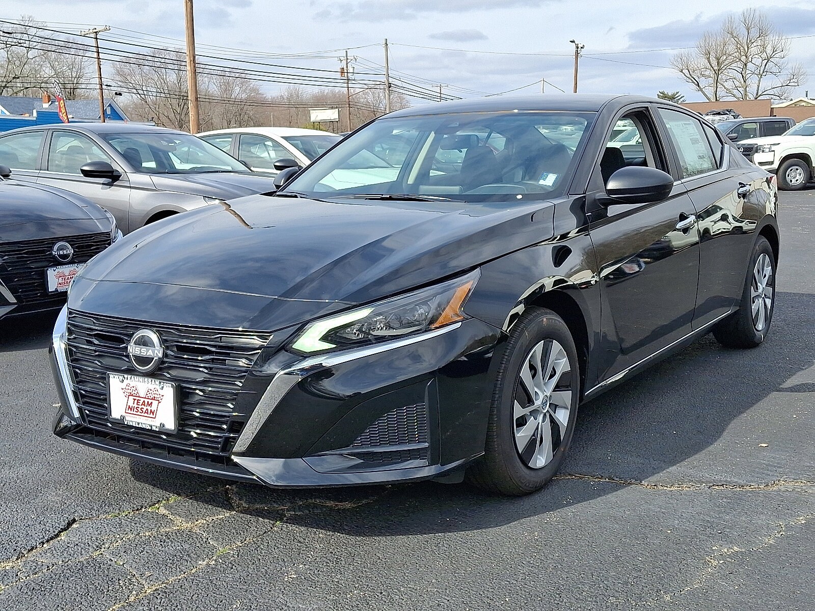 2025 Nissan Altima S photo 2