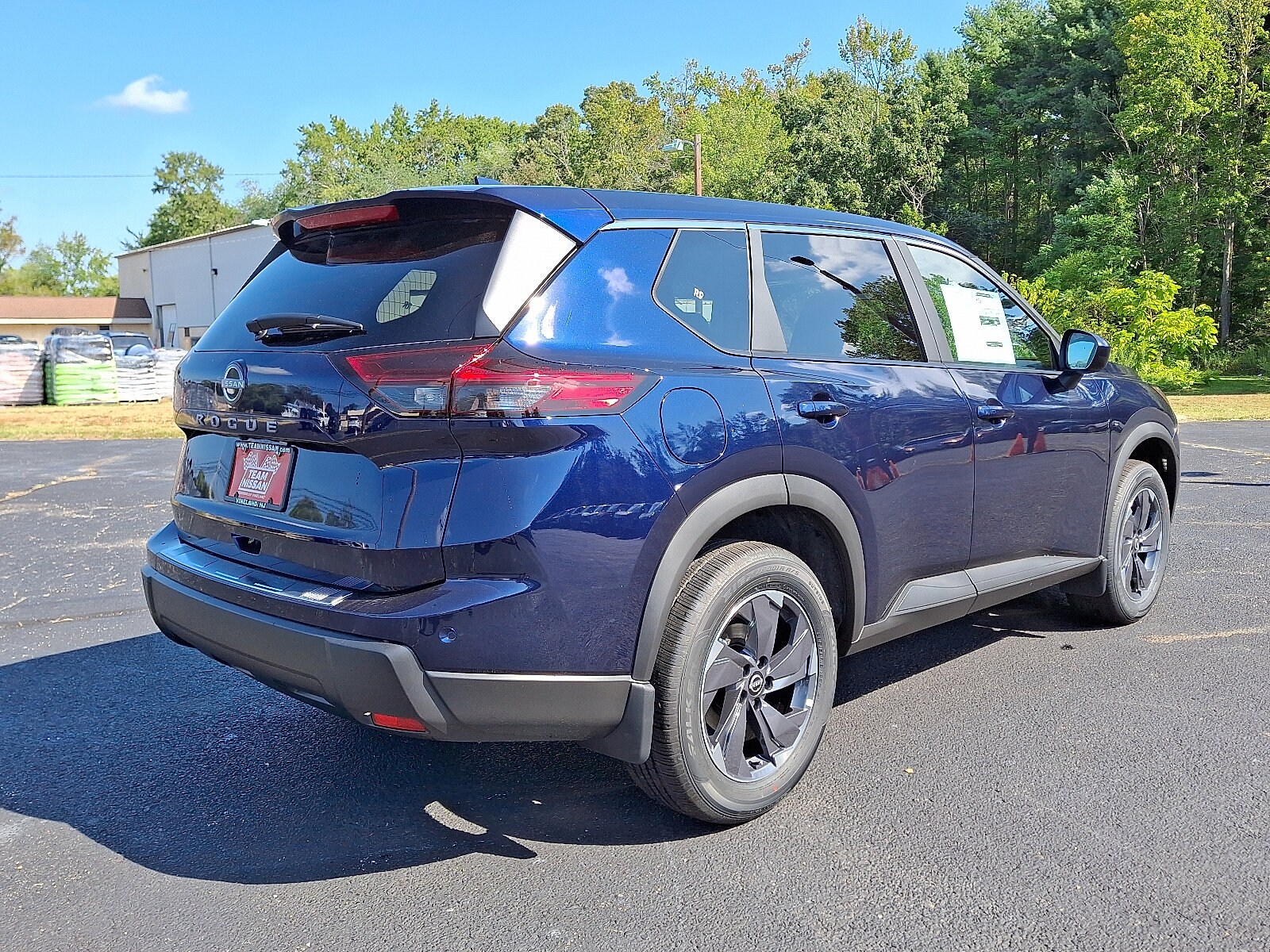 2026 Nissan Rogue SV photo 2