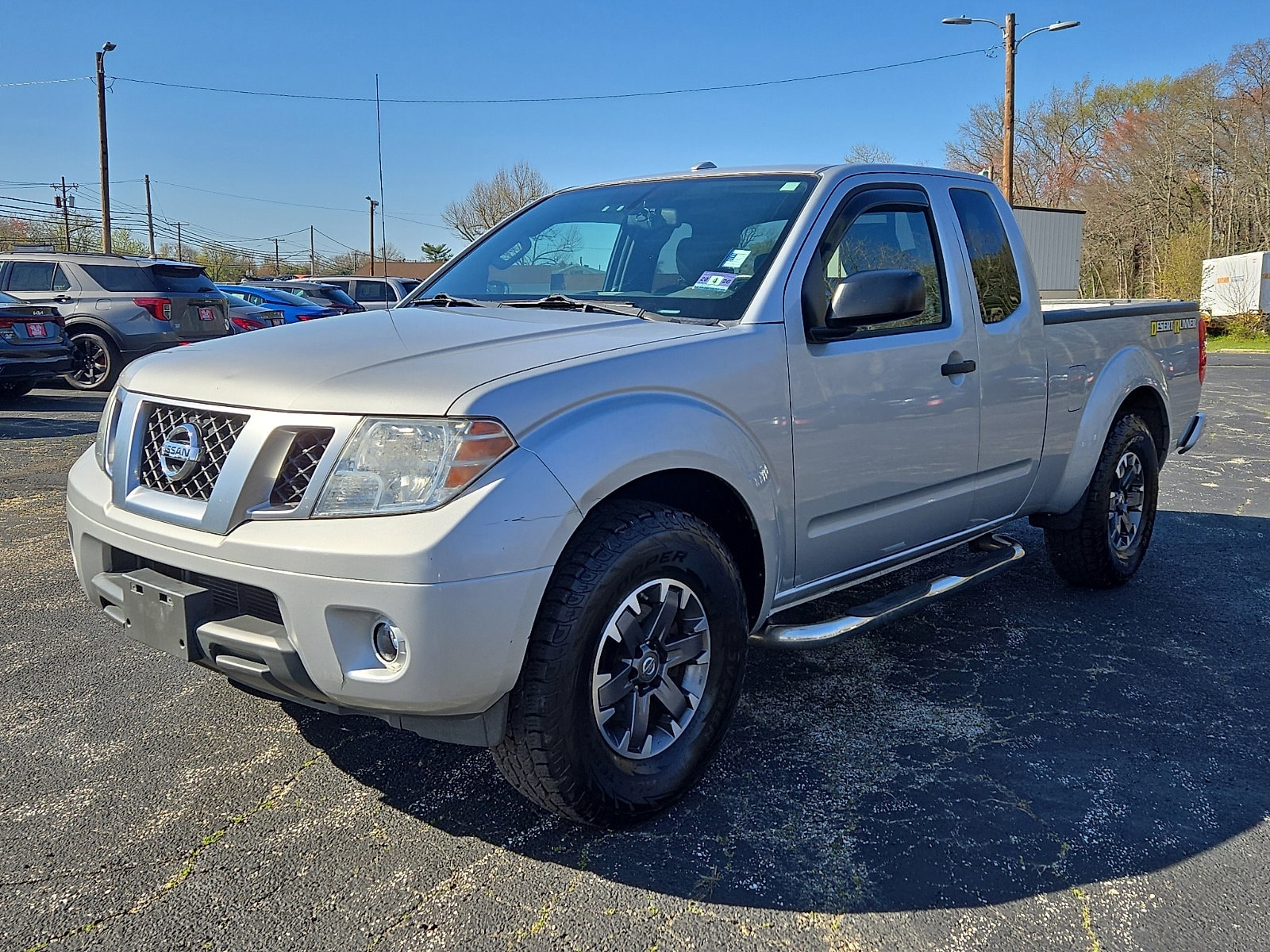 2015 Nissan Frontier Desert Runner photo 2