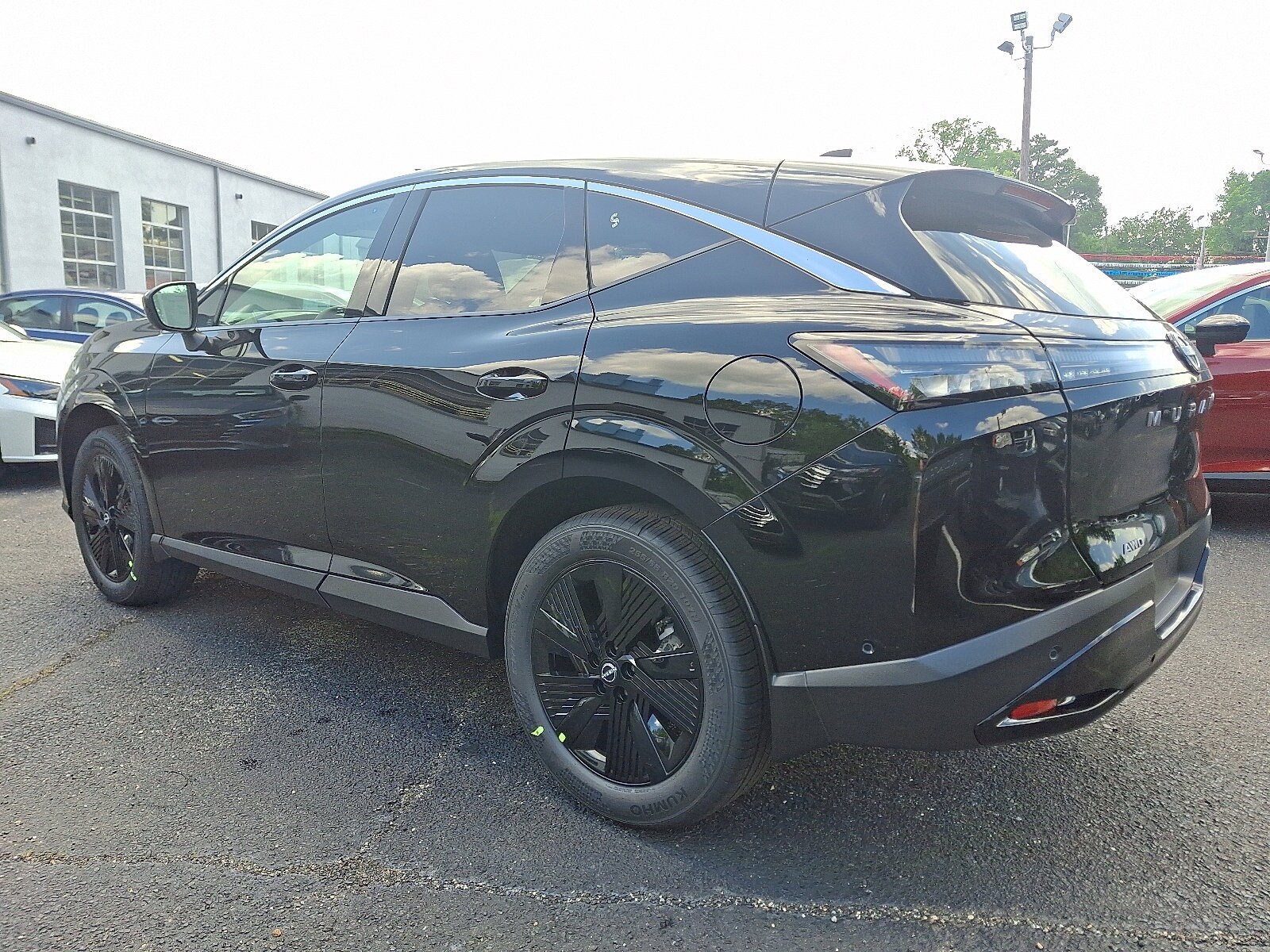 2025 Nissan Murano SV photo 2