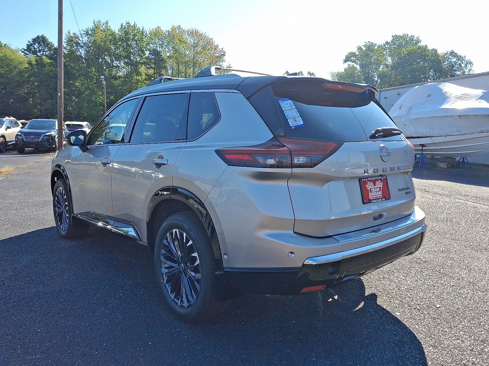 2026 Nissan Rogue Platinum photo 2