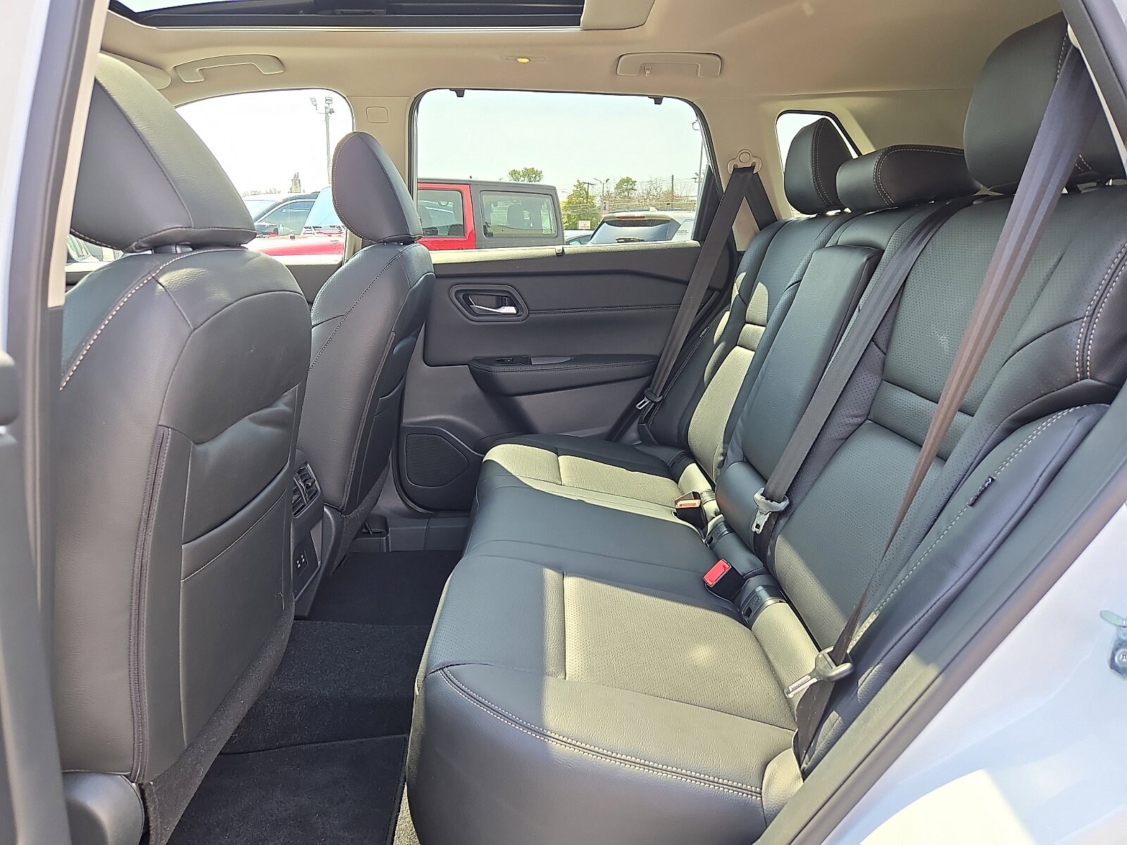 2026 Nissan Rogue SV - Photo 5