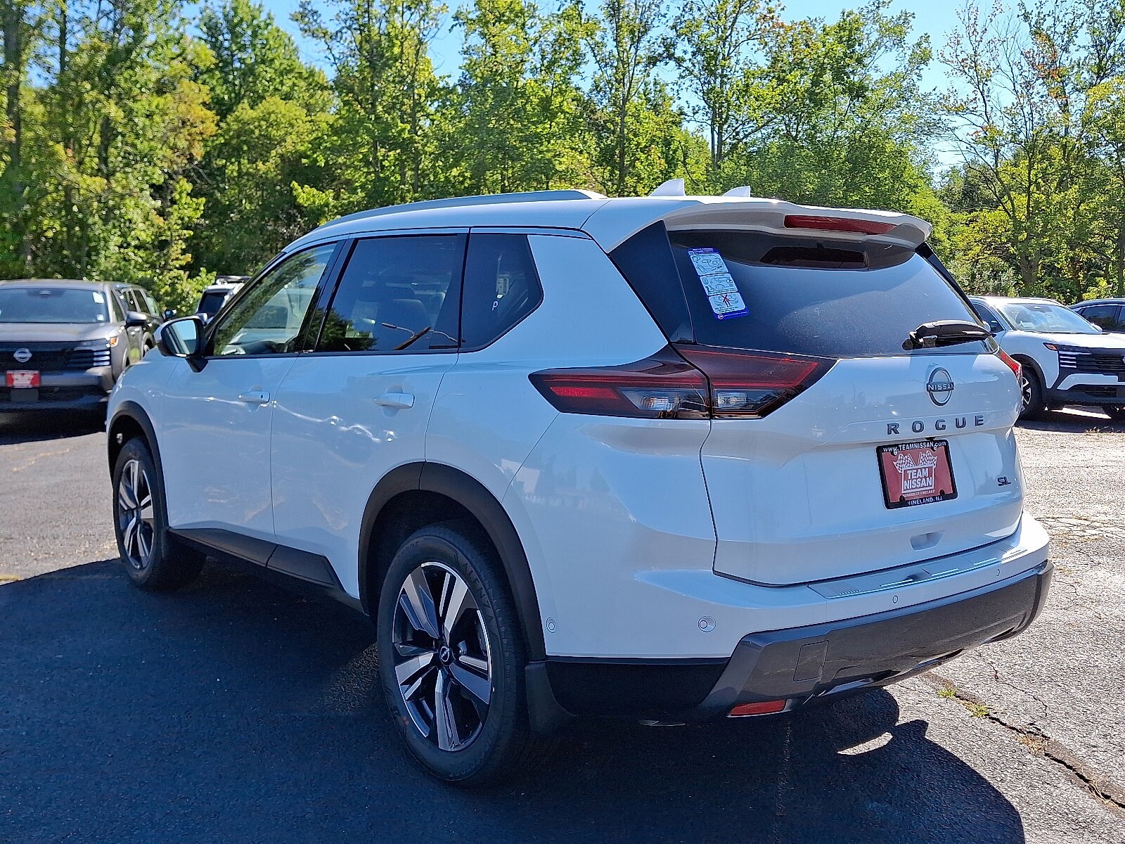 2025 Nissan Rogue SL photo 2