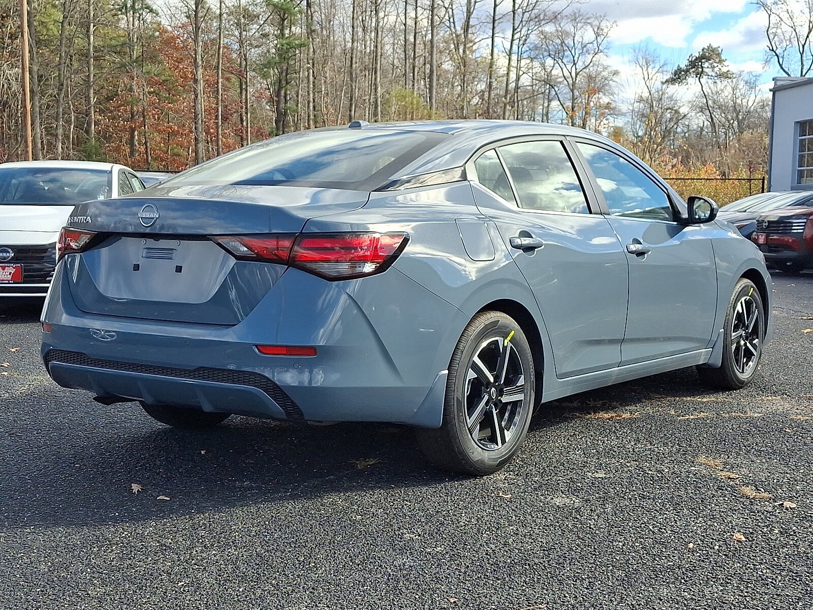 2025 Nissan Sentra SV photo 4
