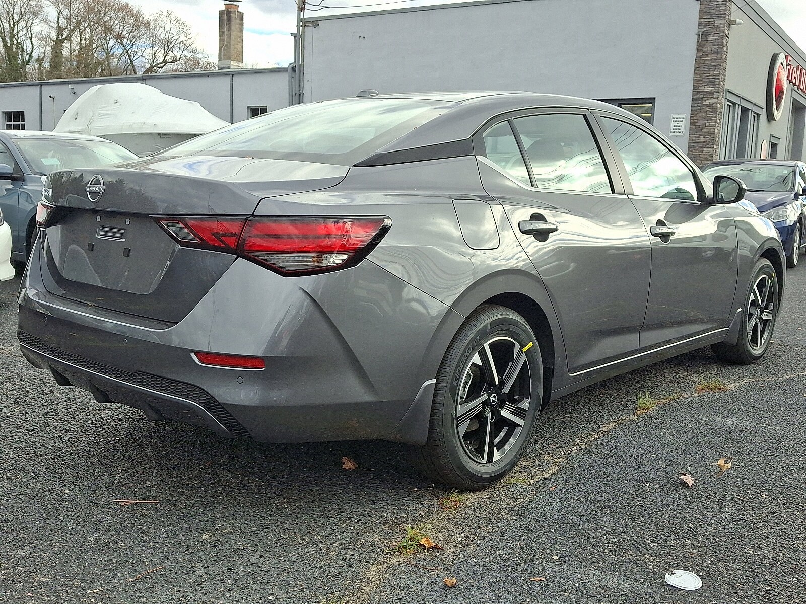 2025 Nissan Sentra SV photo 4