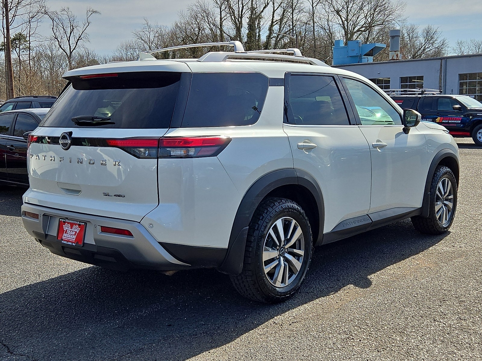 2023 Nissan Pathfinder SL photo 5