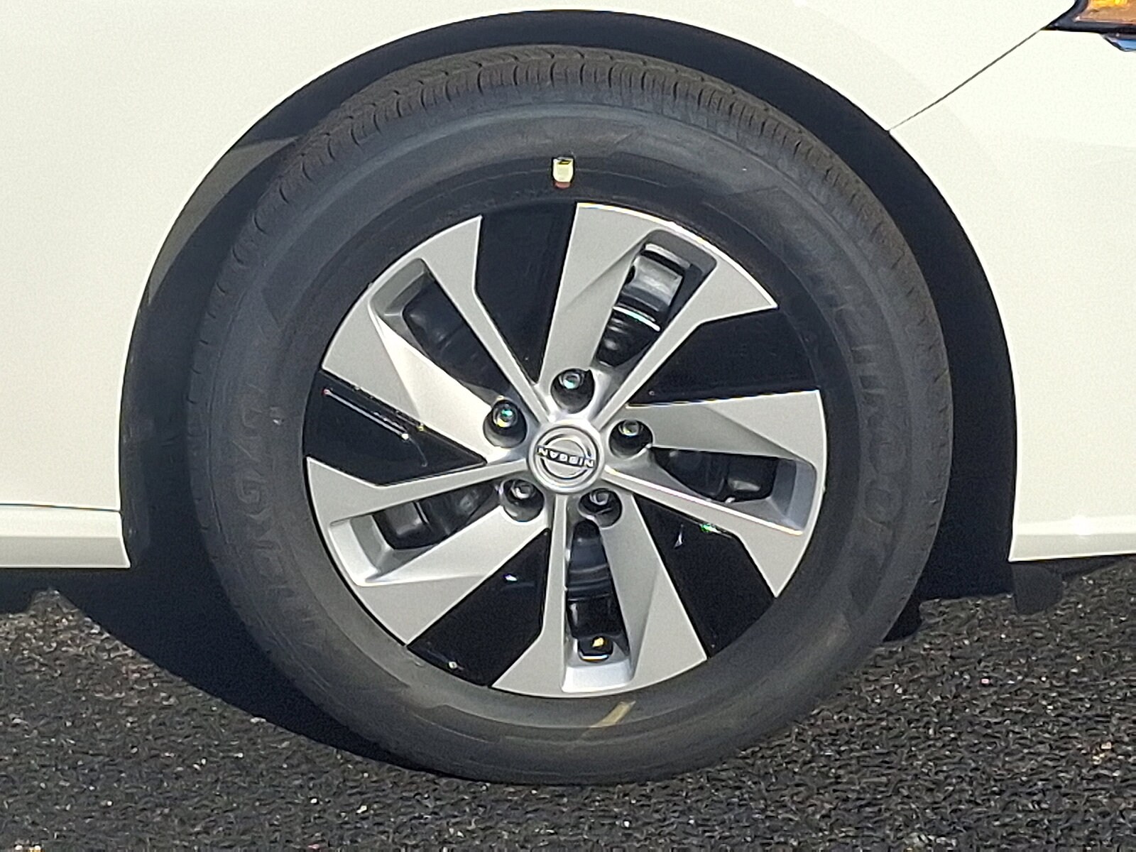 2025 Nissan Altima S photo 5