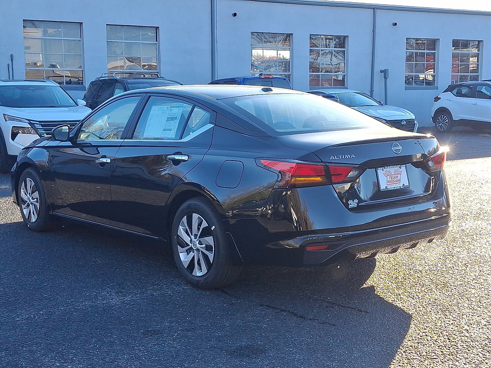 2025 Nissan Altima S photo 3