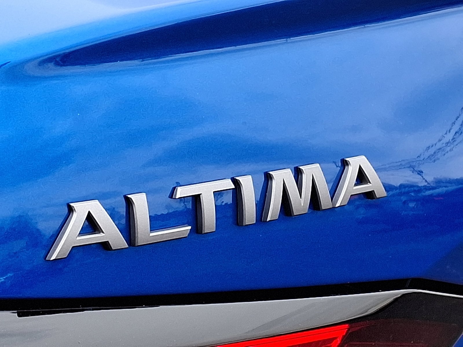 2025 Nissan Altima SL - Photo 10