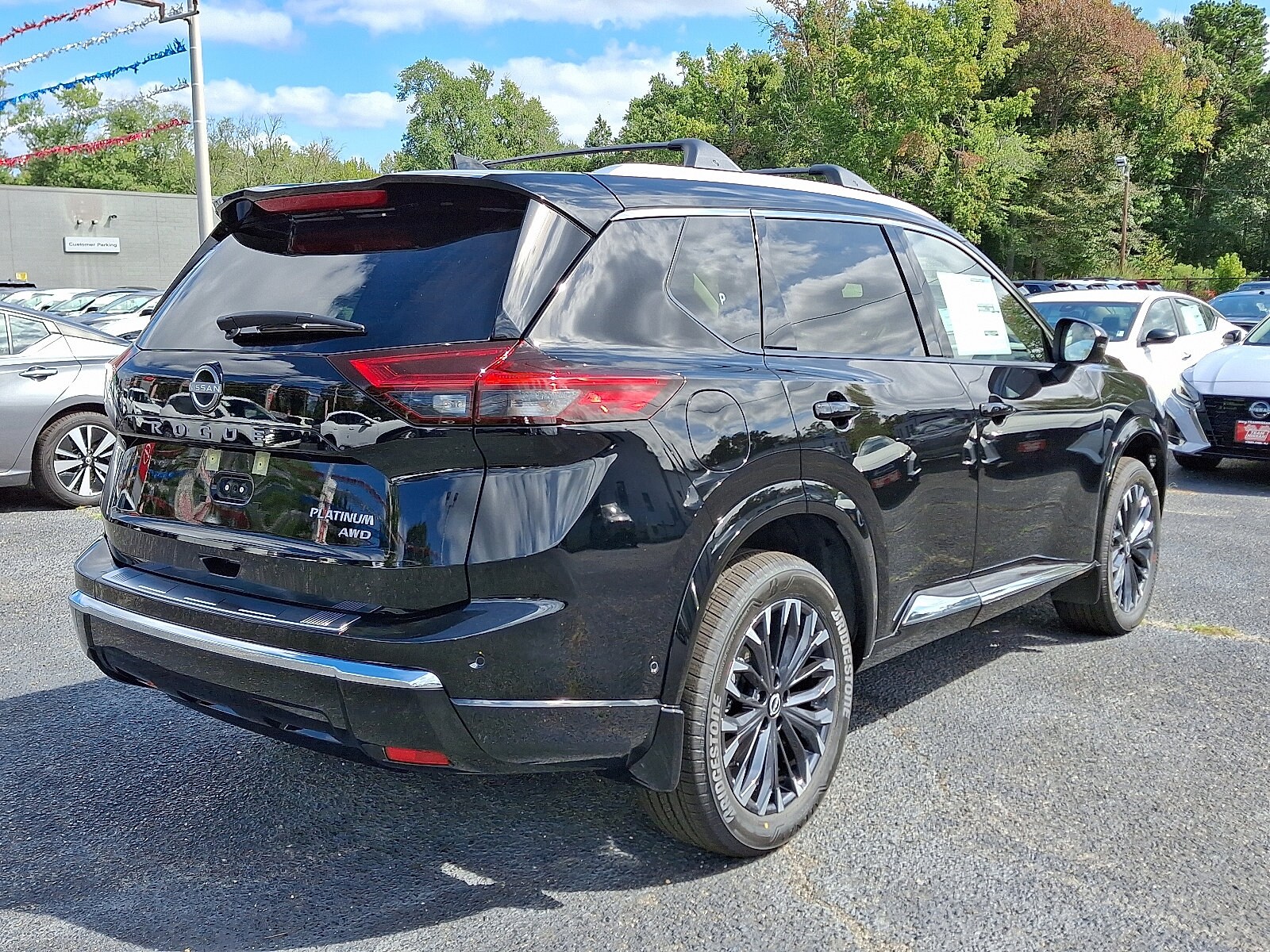 2026 Nissan Rogue Platinum photo 3