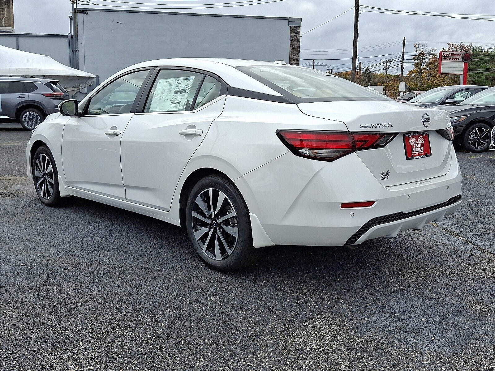 2025 Nissan Sentra SV photo 3